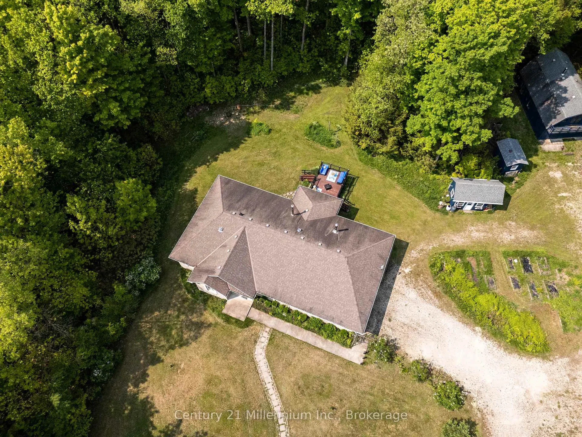 Photo 45 of 215319 Concession 4, Chatsworth — HOMEH