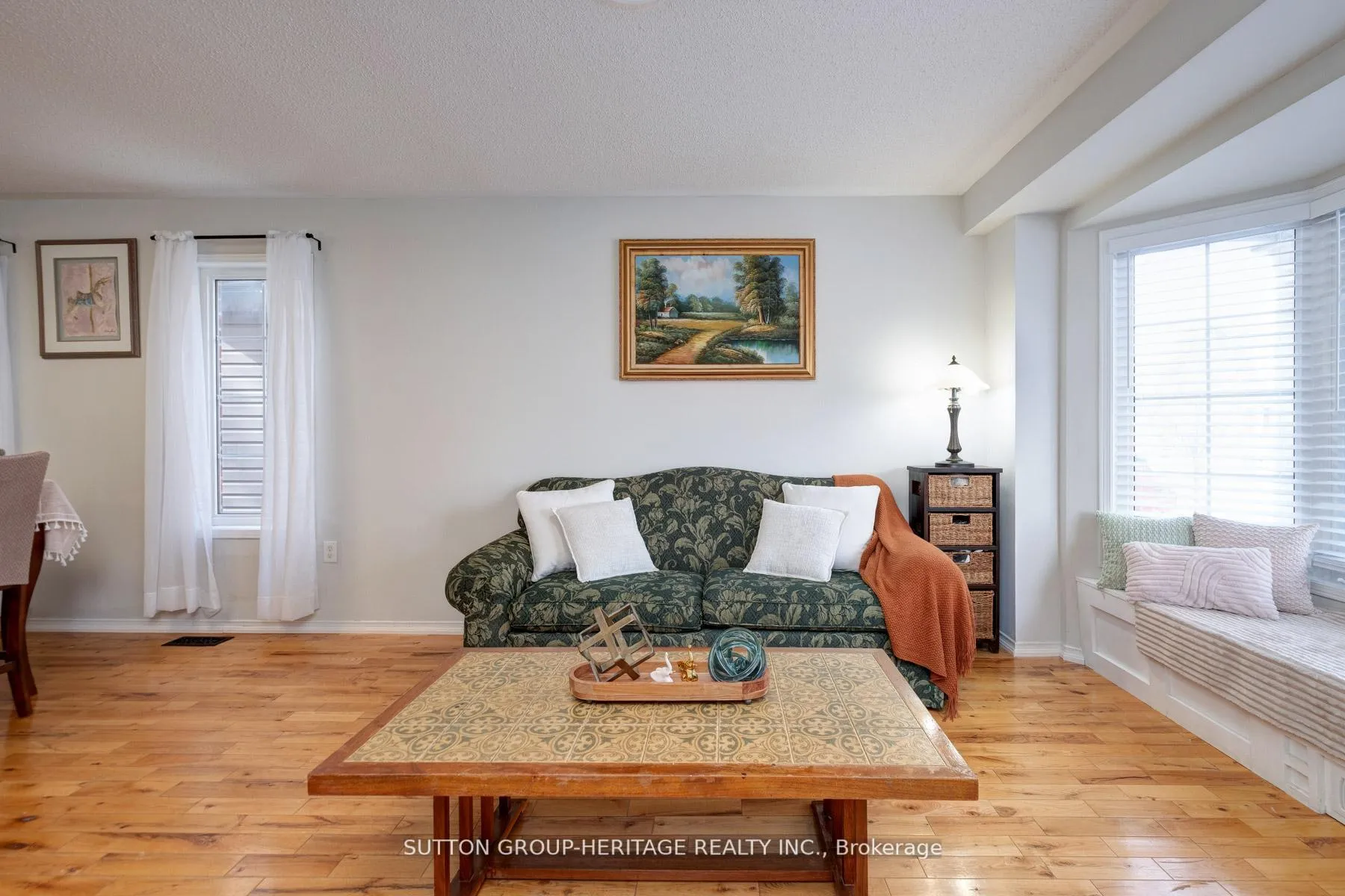 Photo 5 of 19 Bradbury Crescent, Ajax, Northwest Ajax — HOMEH