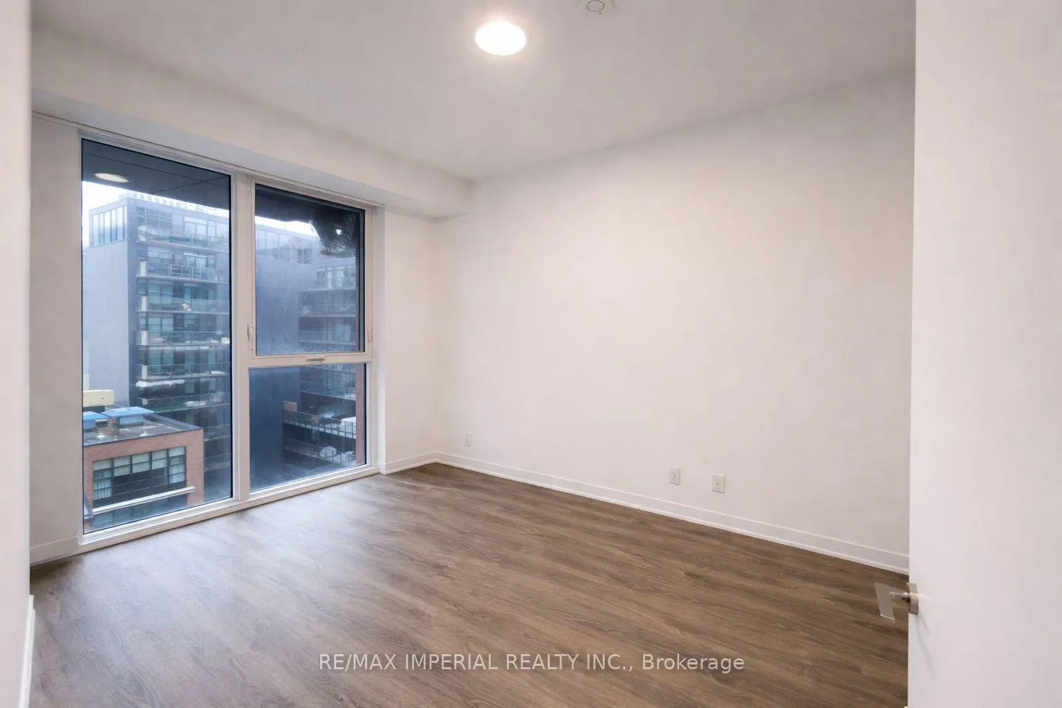 Photo 3 of Unit 1202, 180 Front Street E, Toronto, Moss Park — HOMEH