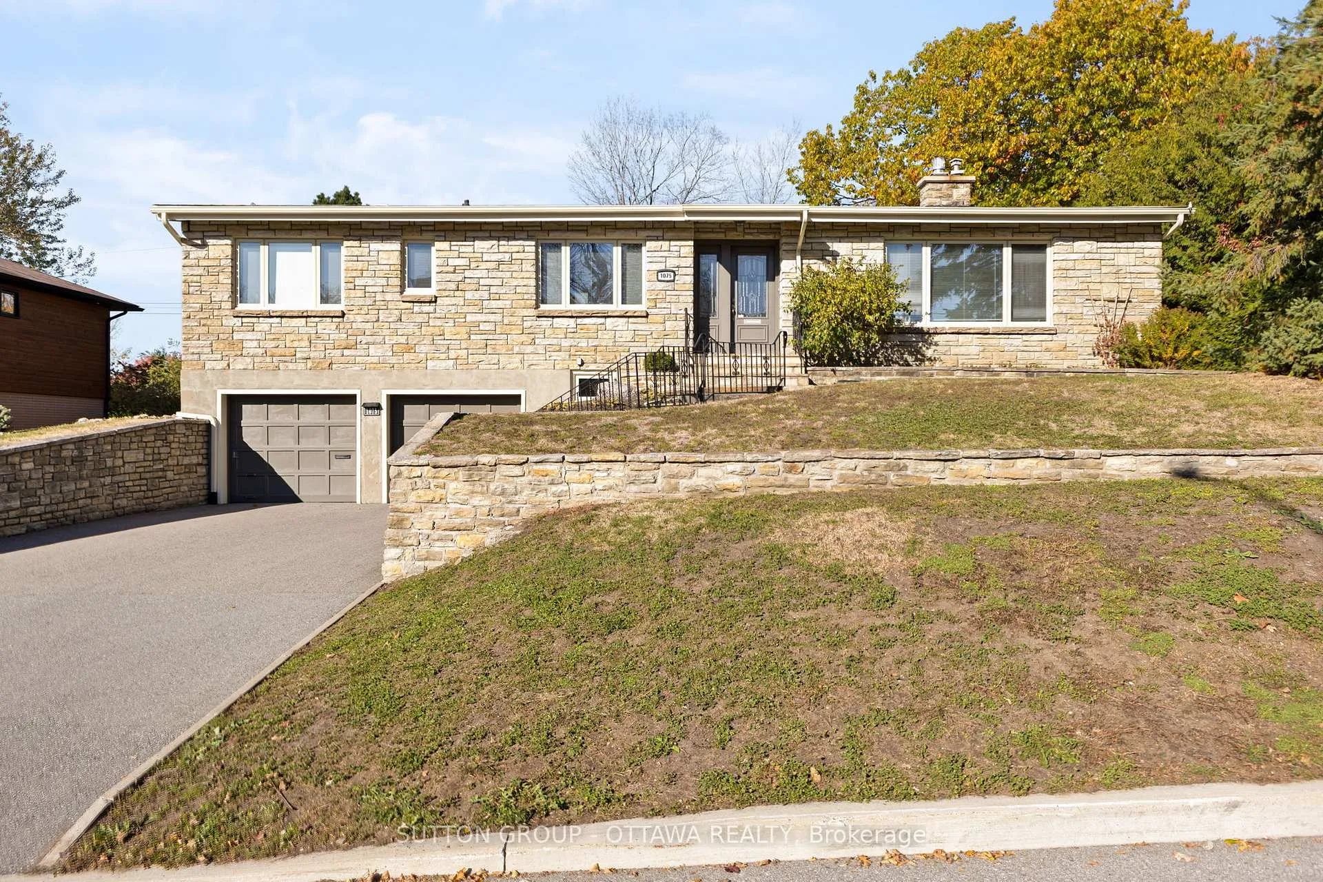 Photo 2 of 1075 Chelsea Street, Ottawa, Viscount Alexander Park — HOMEH