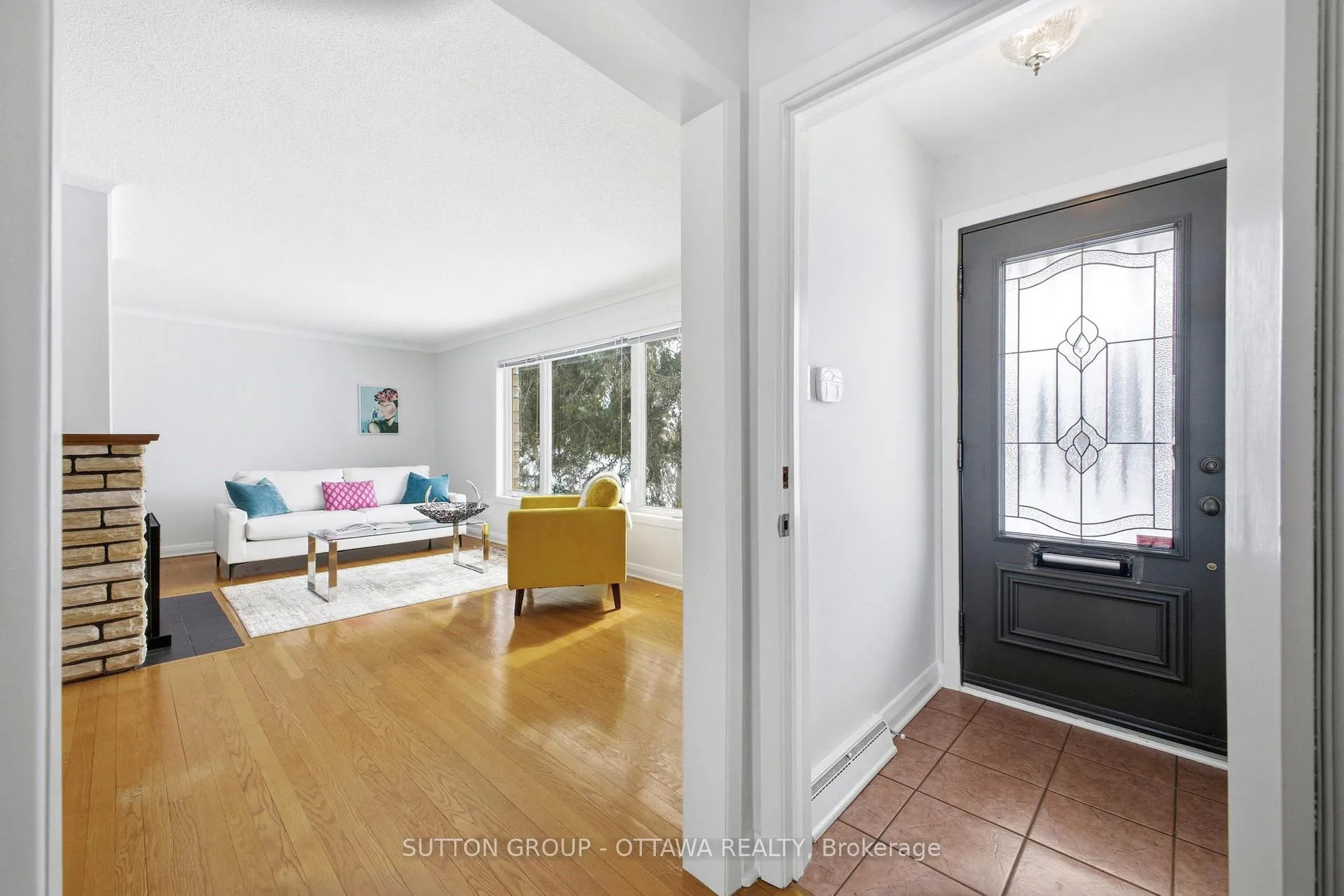 Photo 5 of 1075 Chelsea Street, Ottawa, Viscount Alexander Park — HOMEH