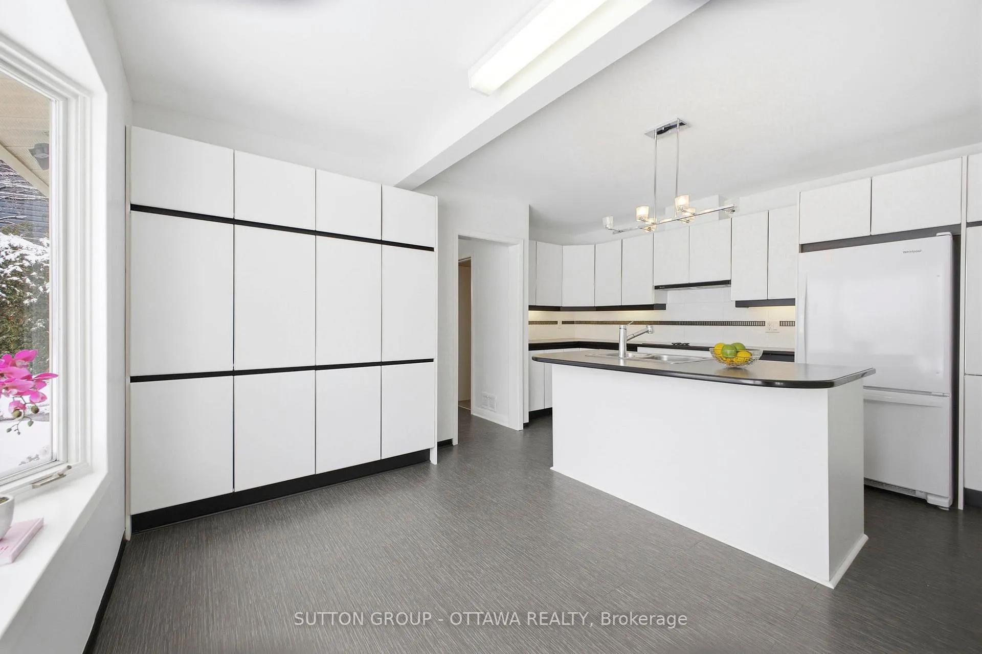 Photo 13 of 1075 Chelsea Street, Ottawa, Viscount Alexander Park — HOMEH