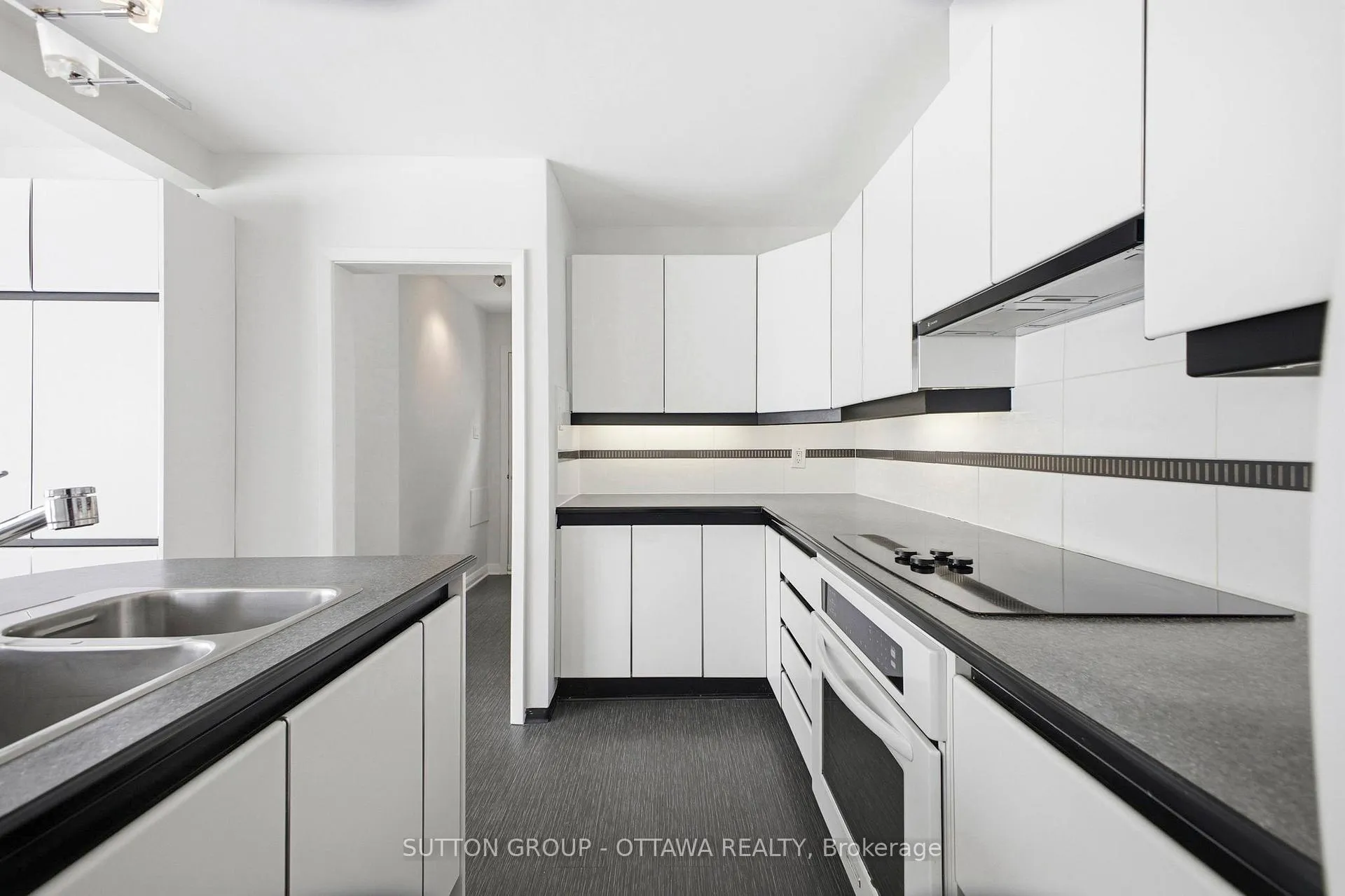 Photo 19 of 1075 Chelsea Street, Ottawa, Viscount Alexander Park — HOMEH