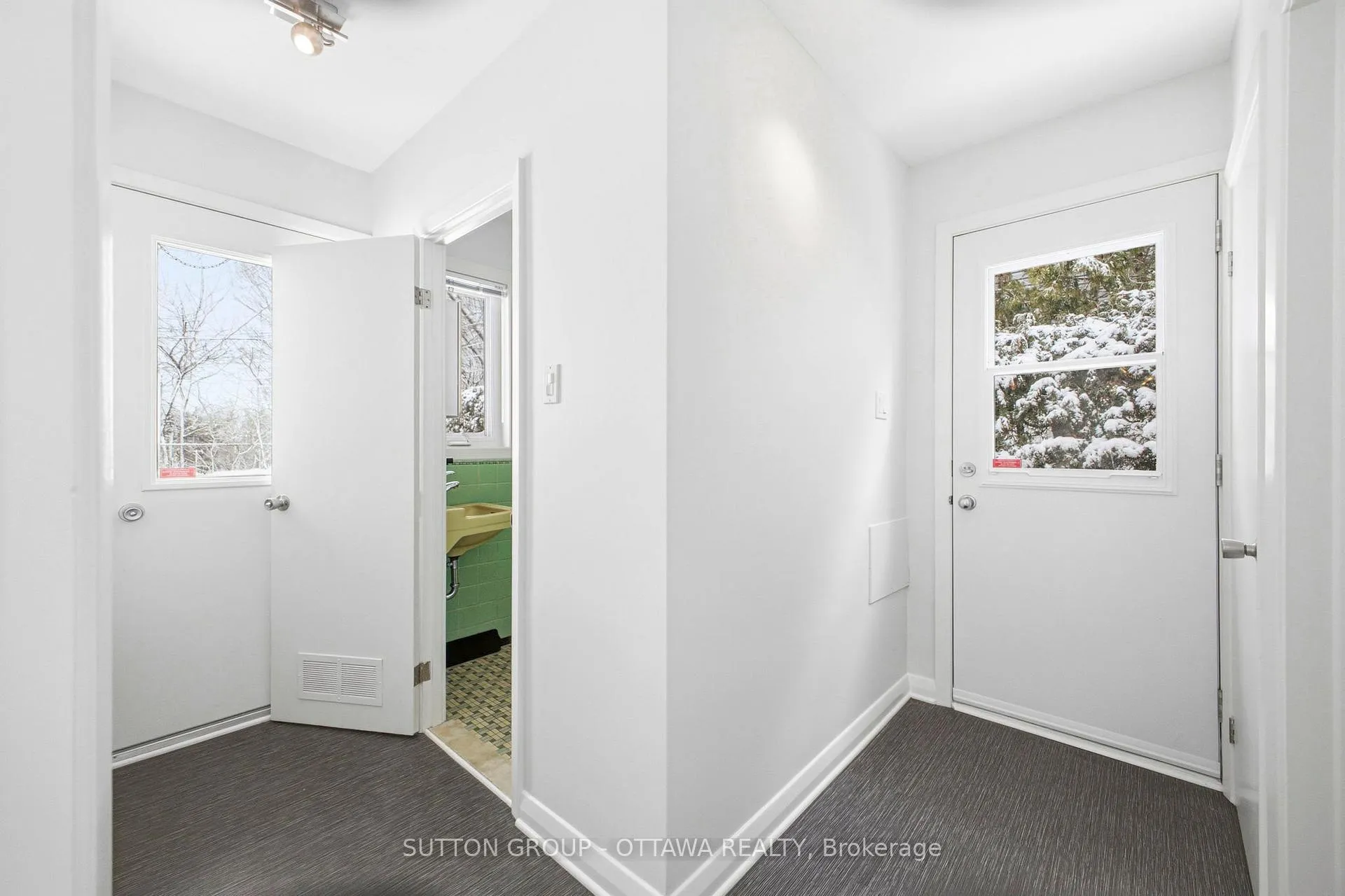 Photo 24 of 1075 Chelsea Street, Ottawa, Viscount Alexander Park — HOMEH