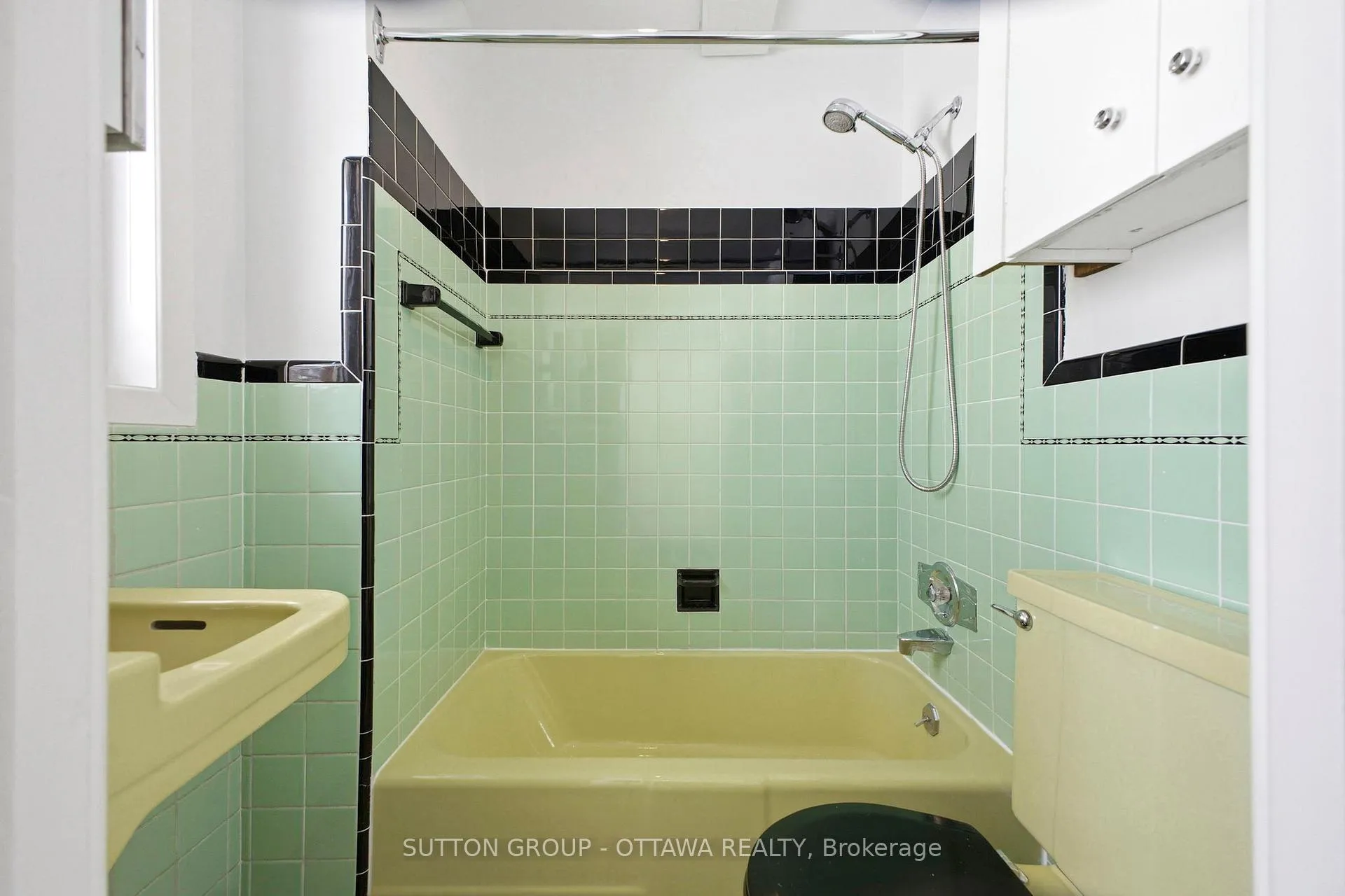 Photo 26 of 1075 Chelsea Street, Ottawa, Viscount Alexander Park — HOMEH