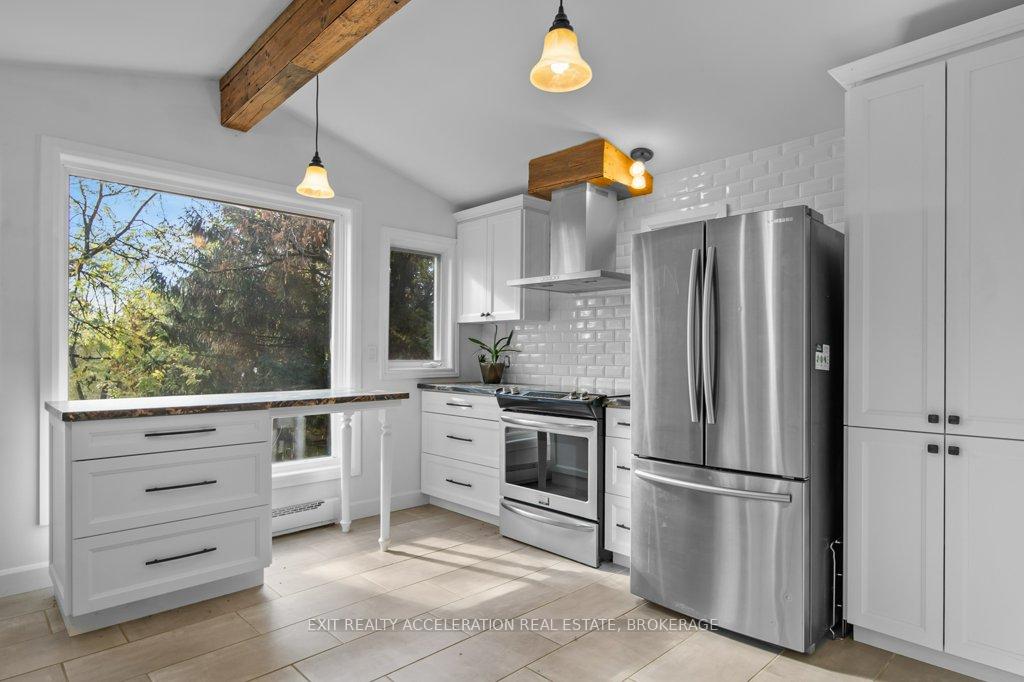Photo 9 of 1556 Ham Road, Loyalist, Lennox and Addington - South — HOMEH