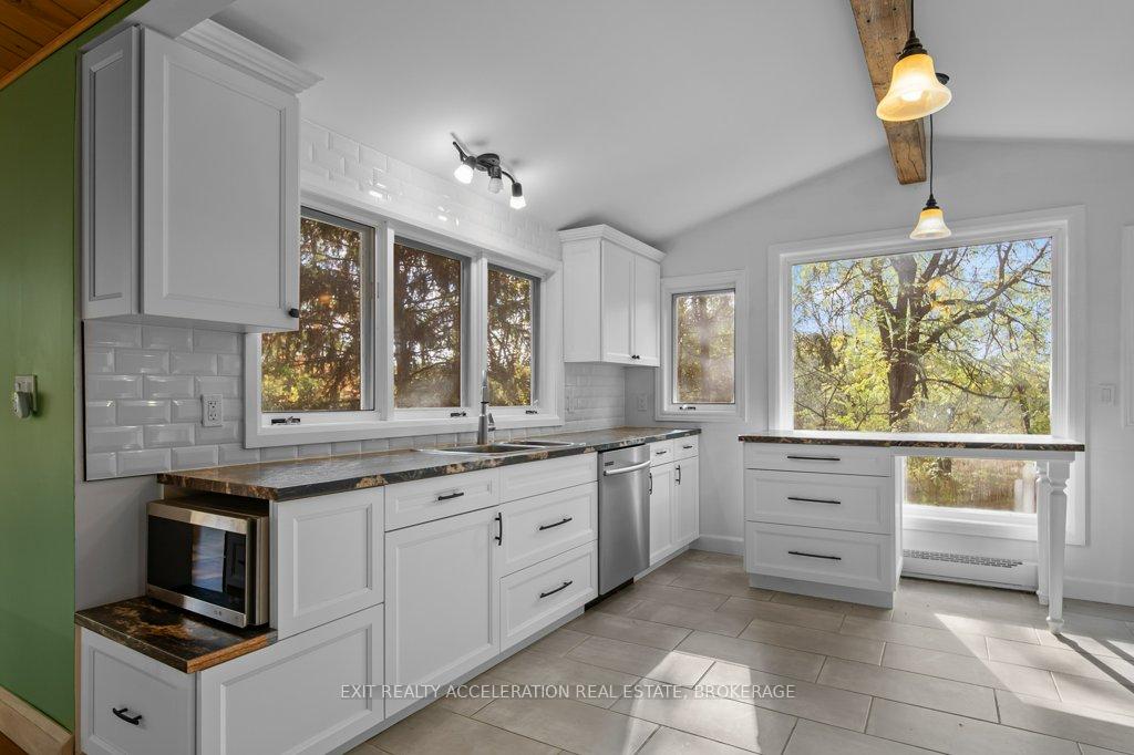 Photo 10 of 1556 Ham Road, Loyalist, Lennox and Addington - South — HOMEH