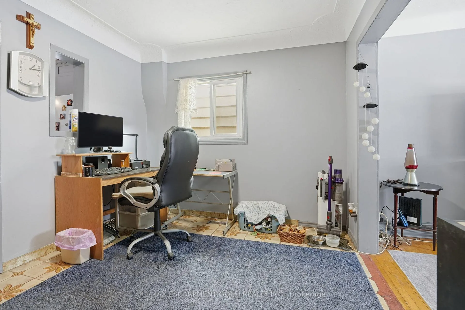 Photo 4 of 121 Gibson Avenue, Hamilton, Gibson — HOMEH