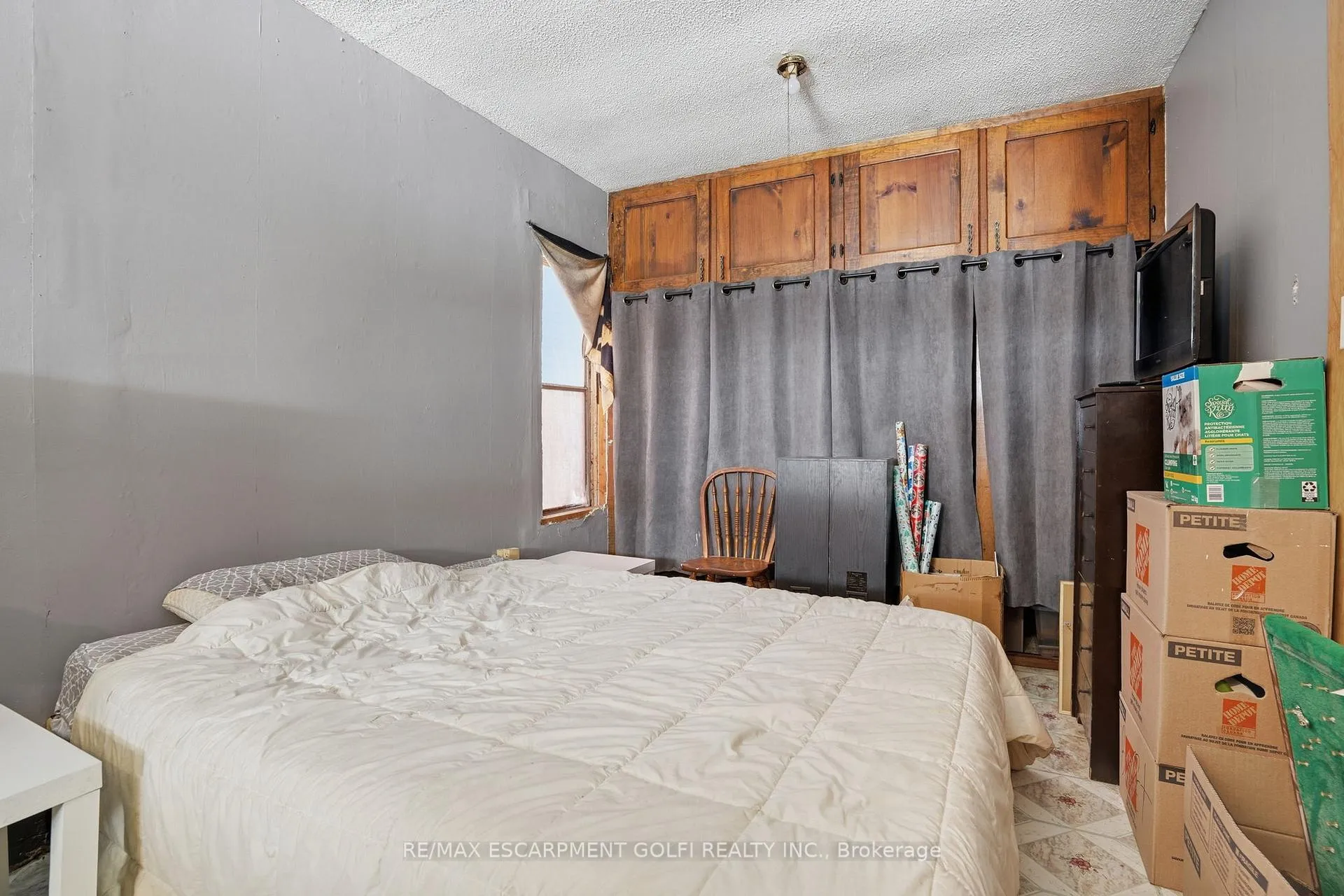 Photo 8 of 121 Gibson Avenue, Hamilton, Gibson — HOMEH