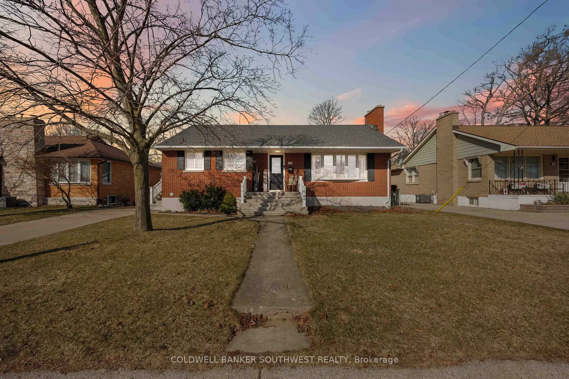 Front of 1569 Indian Road N