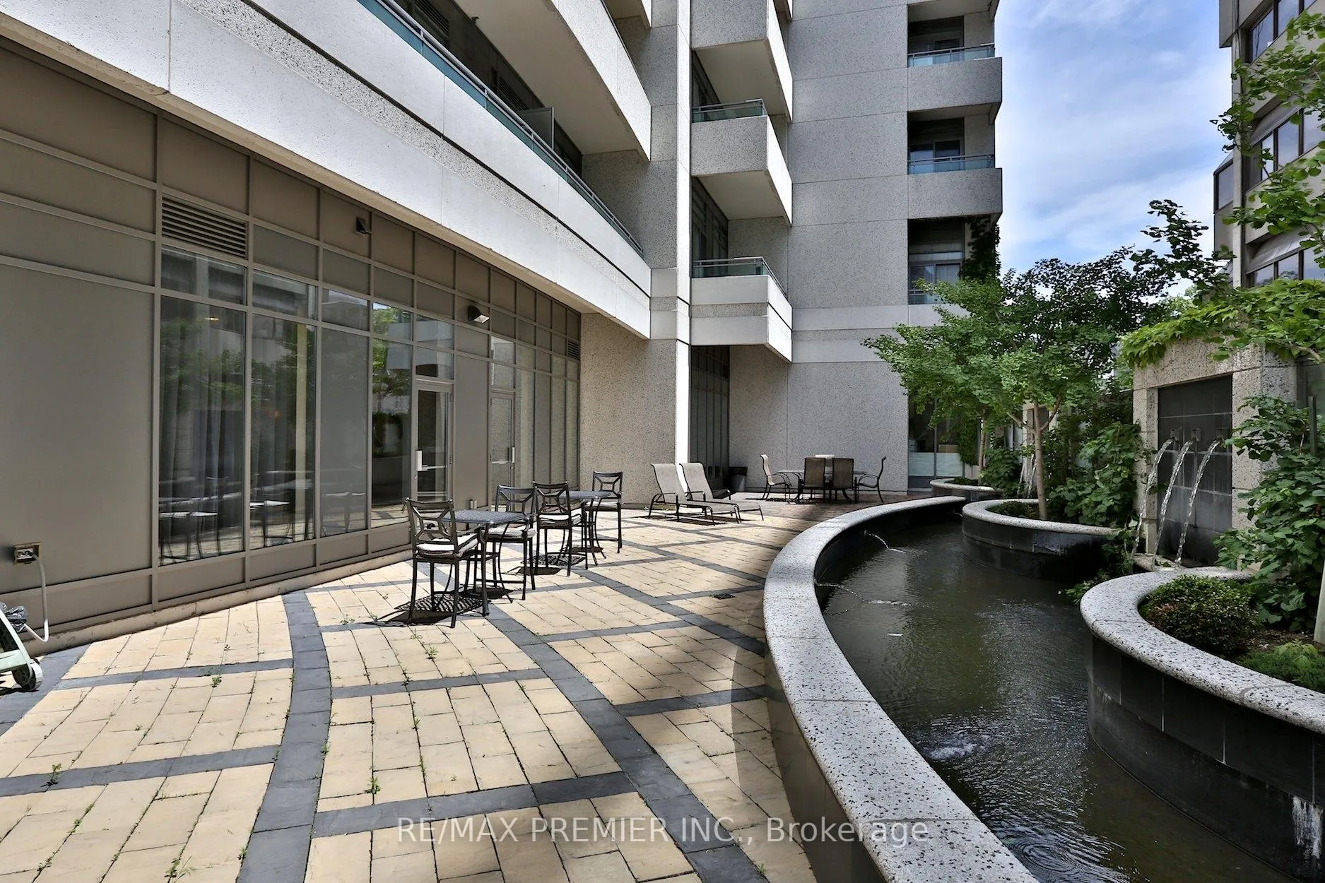 Photo 32 of Unit 317, 736 Spadina Avenue, Toronto, University — HOMEH