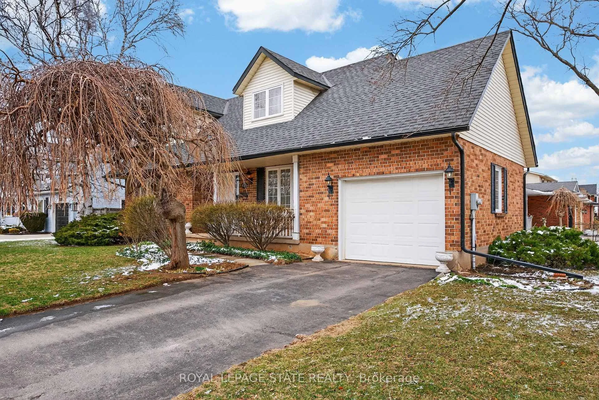 Photo 7 of 133 Central Avenue, Grimsby, Grimsby East — HOMEH