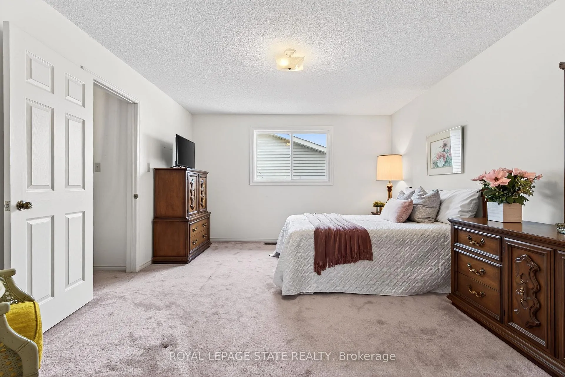 Photo 34 of 133 Central Avenue, Grimsby, Grimsby East — HOMEH