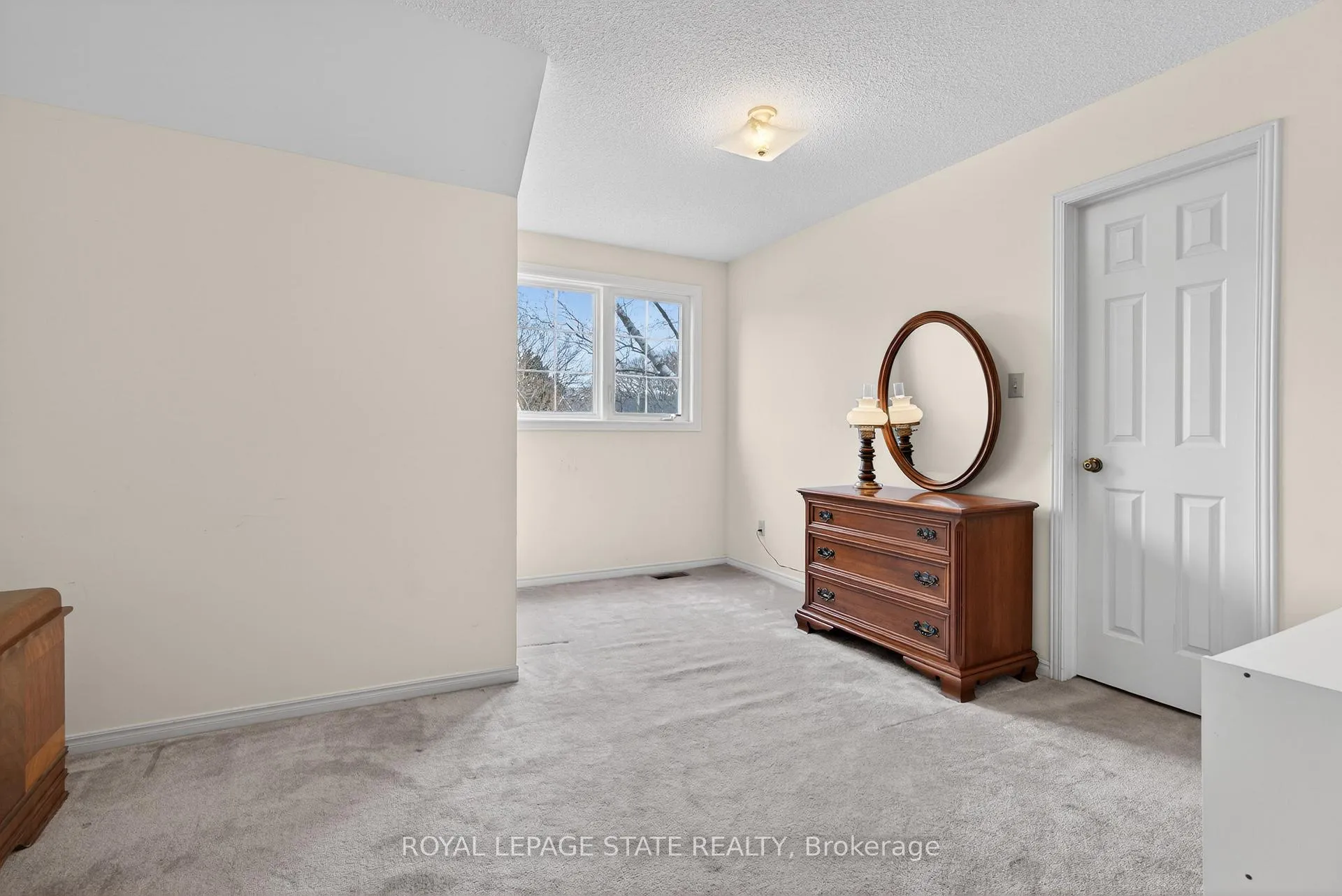 Photo 39 of 133 Central Avenue, Grimsby, Grimsby East — HOMEH