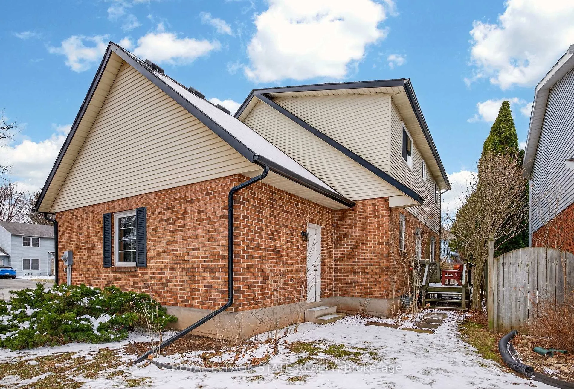 Photo 44 of 133 Central Avenue, Grimsby, Grimsby East — HOMEH