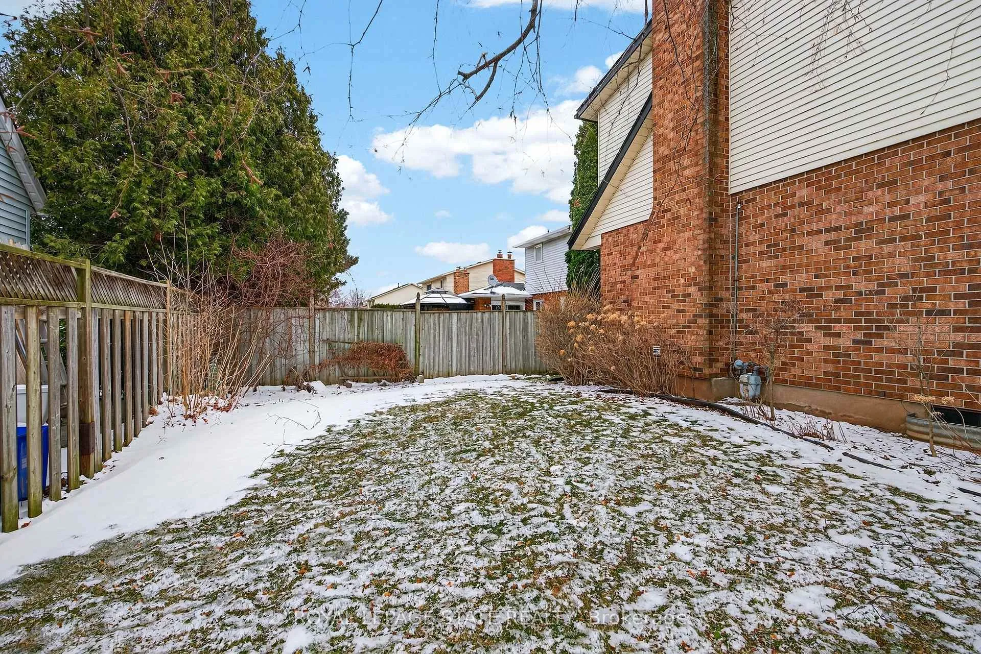 Photo 45 of 133 Central Avenue, Grimsby, Grimsby East — HOMEH