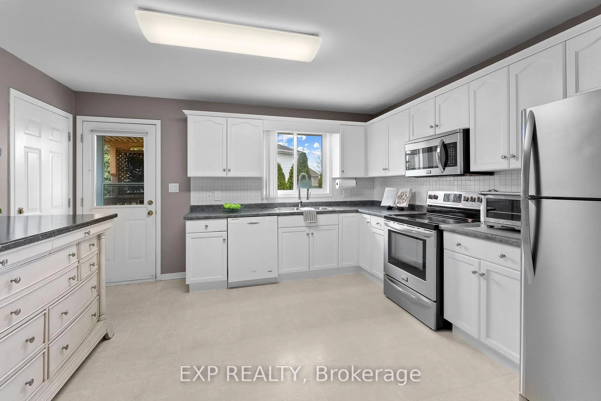 Photo 10 of 7799 Yvette Crescent, Niagara Falls, Ascot — HOMEH