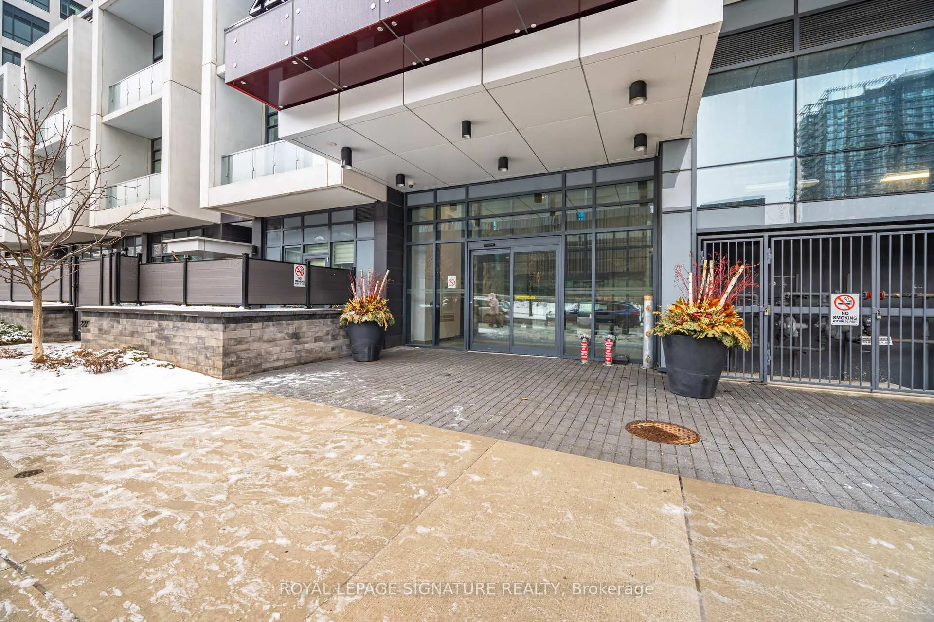 Photo 3 of Unit 2201, 225 Sumach Street, Toronto, Regent Park — HOMEH