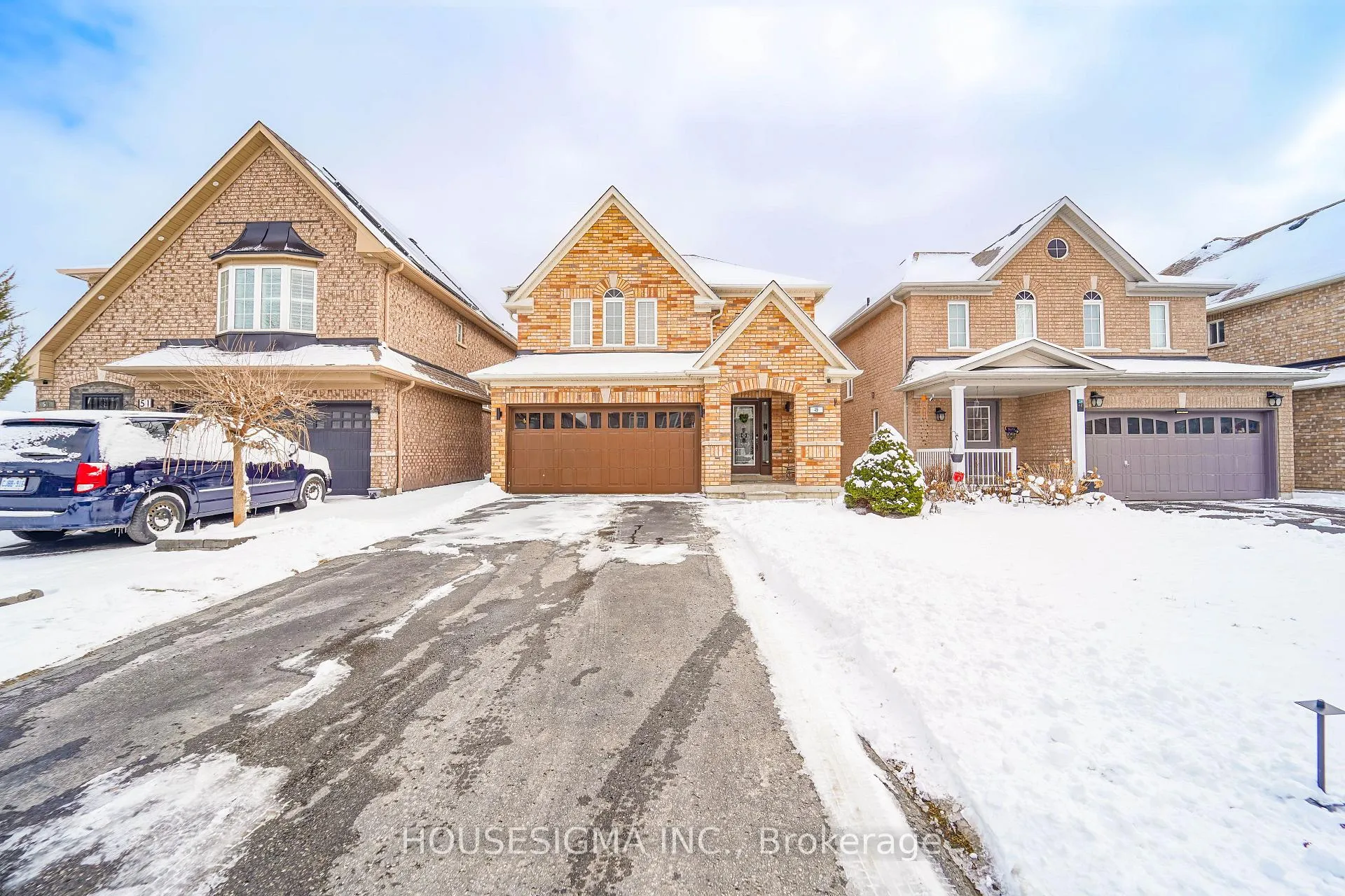 Photo 2 of 49 Mount Pleasant Avenue, Whitby, Blue Grass Meadows — HOMEH