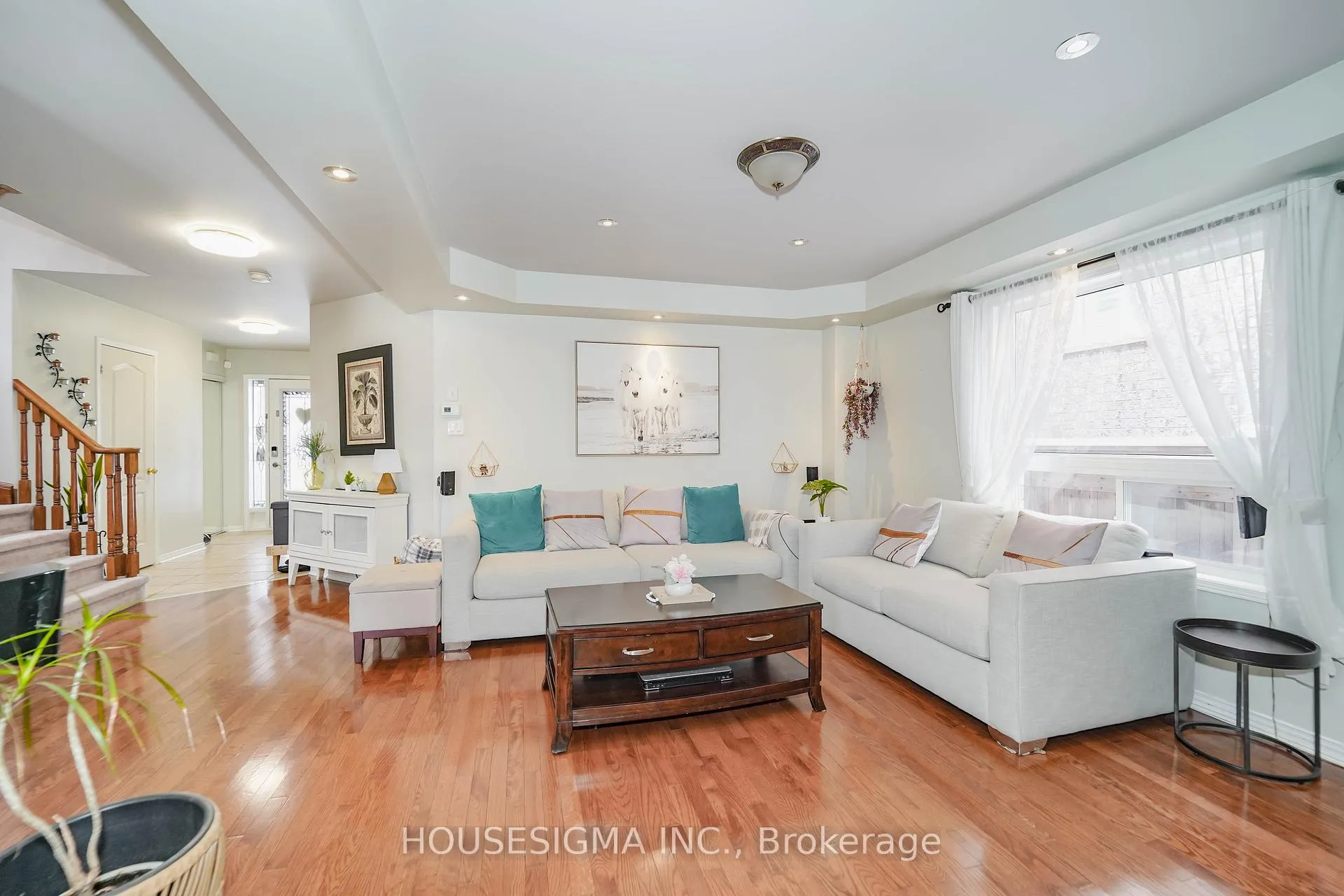 Photo 8 of 49 Mount Pleasant Avenue, Whitby, Blue Grass Meadows — HOMEH