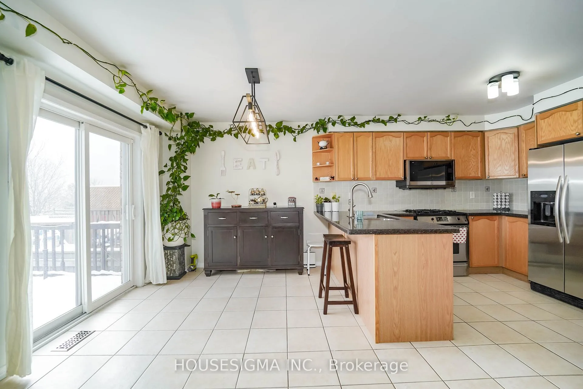 Photo 12 of 49 Mount Pleasant Avenue, Whitby, Blue Grass Meadows — HOMEH