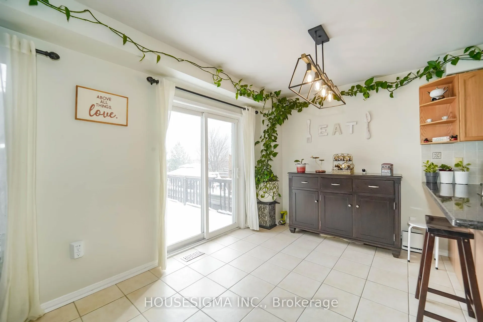 Photo 13 of 49 Mount Pleasant Avenue, Whitby, Blue Grass Meadows — HOMEH