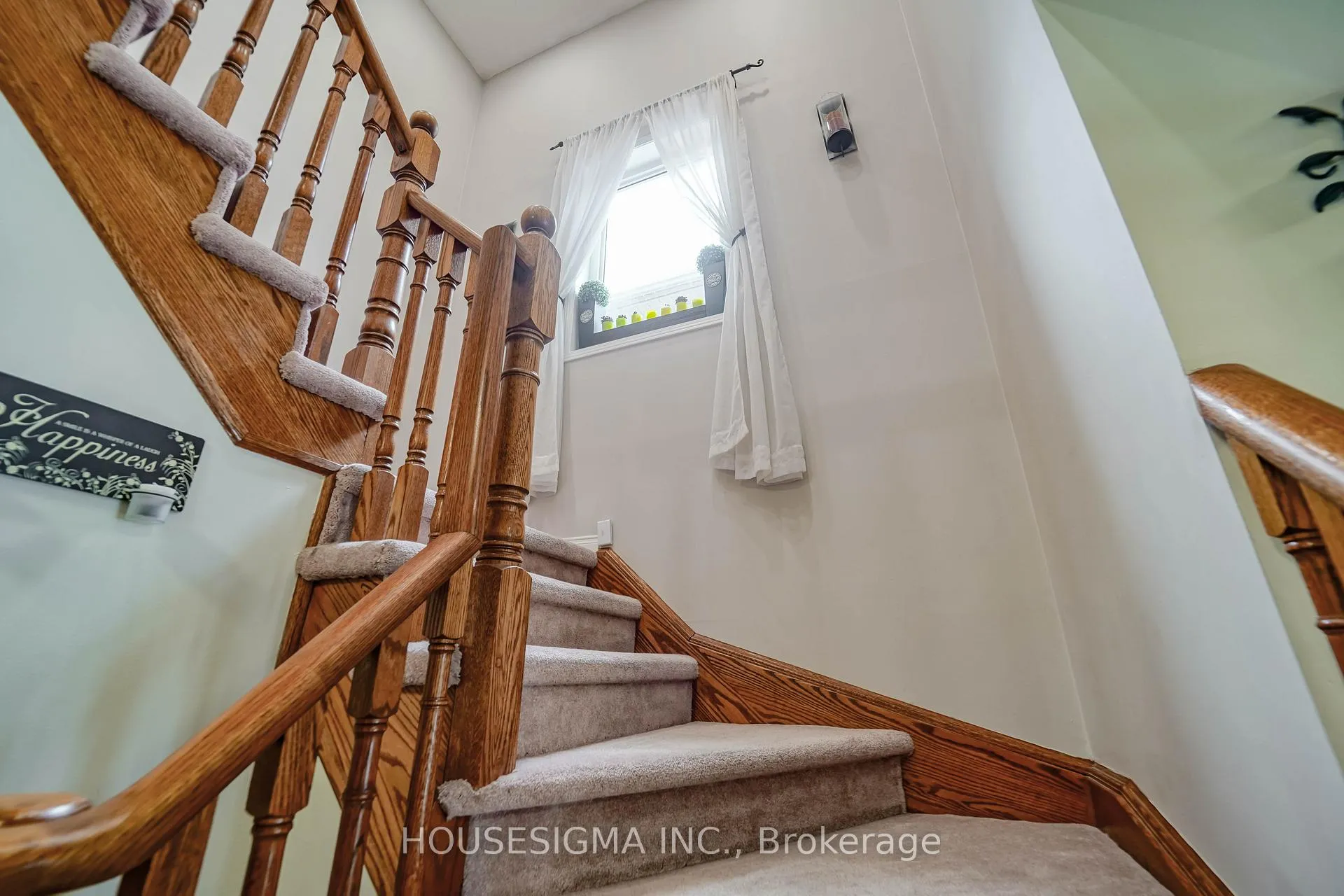 Photo 17 of 49 Mount Pleasant Avenue, Whitby, Blue Grass Meadows — HOMEH