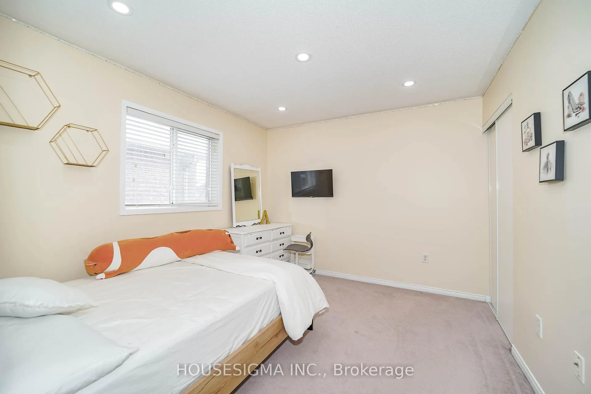 Photo 19 of 49 Mount Pleasant Avenue, Whitby, Blue Grass Meadows — HOMEH