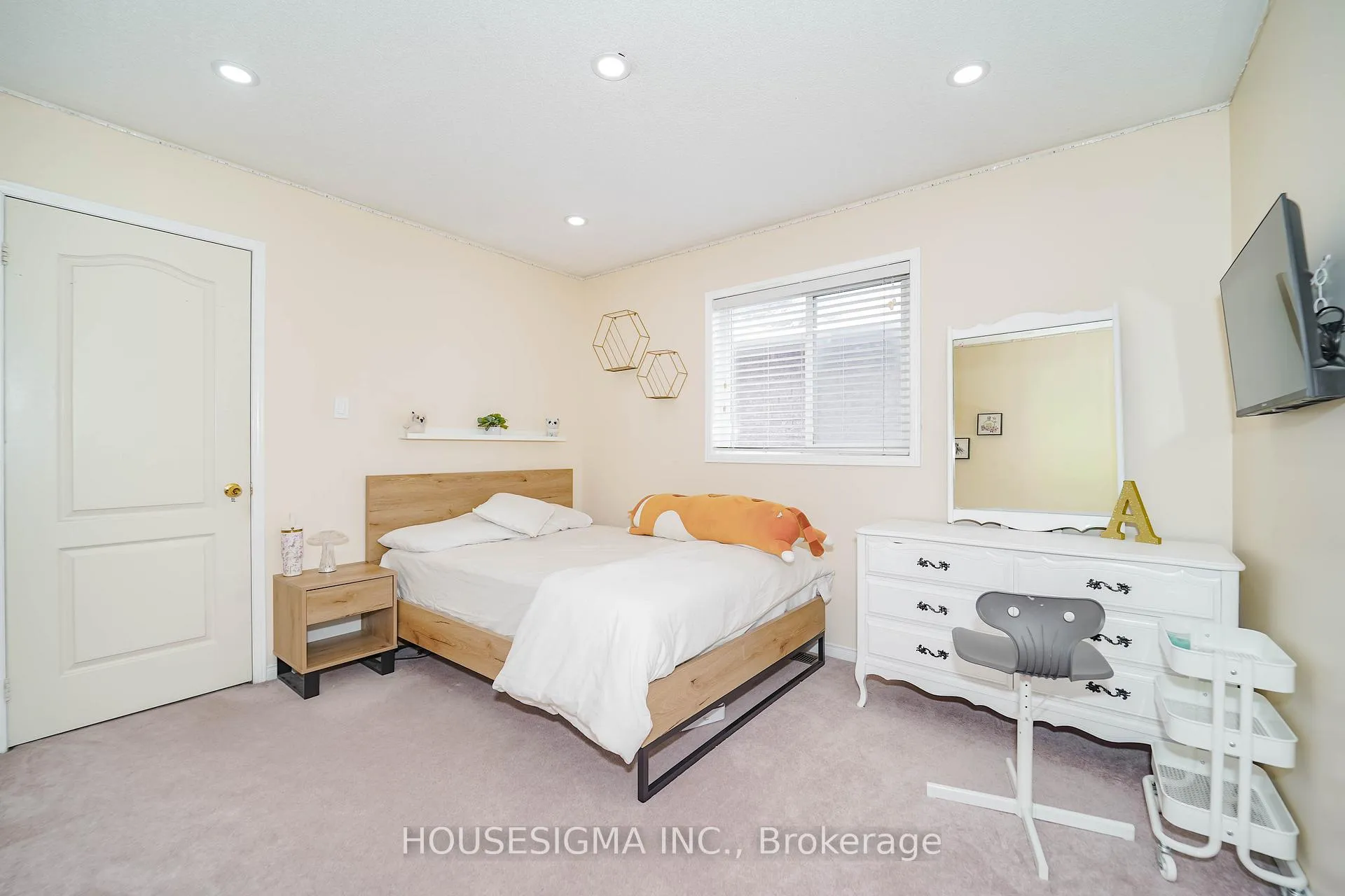 Photo 20 of 49 Mount Pleasant Avenue, Whitby, Blue Grass Meadows — HOMEH
