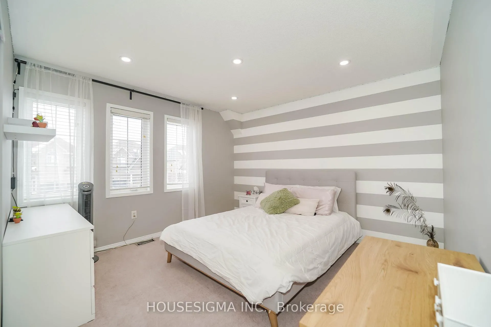 Photo 21 of 49 Mount Pleasant Avenue, Whitby, Blue Grass Meadows — HOMEH