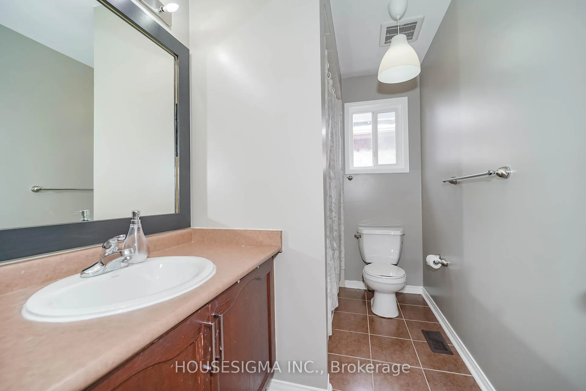 Photo 23 of 49 Mount Pleasant Avenue, Whitby, Blue Grass Meadows — HOMEH