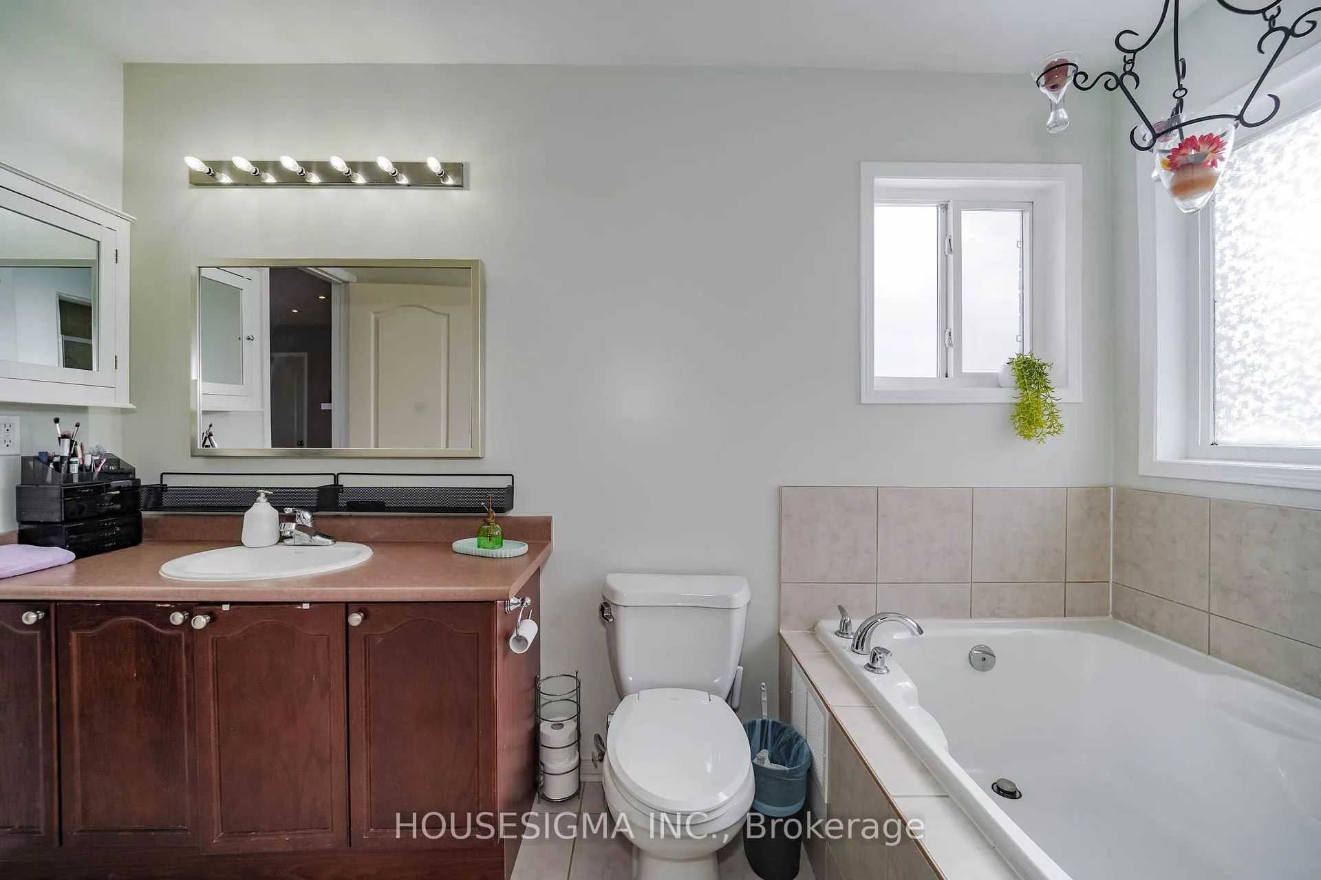 Photo 27 of 49 Mount Pleasant Avenue, Whitby, Blue Grass Meadows — HOMEH