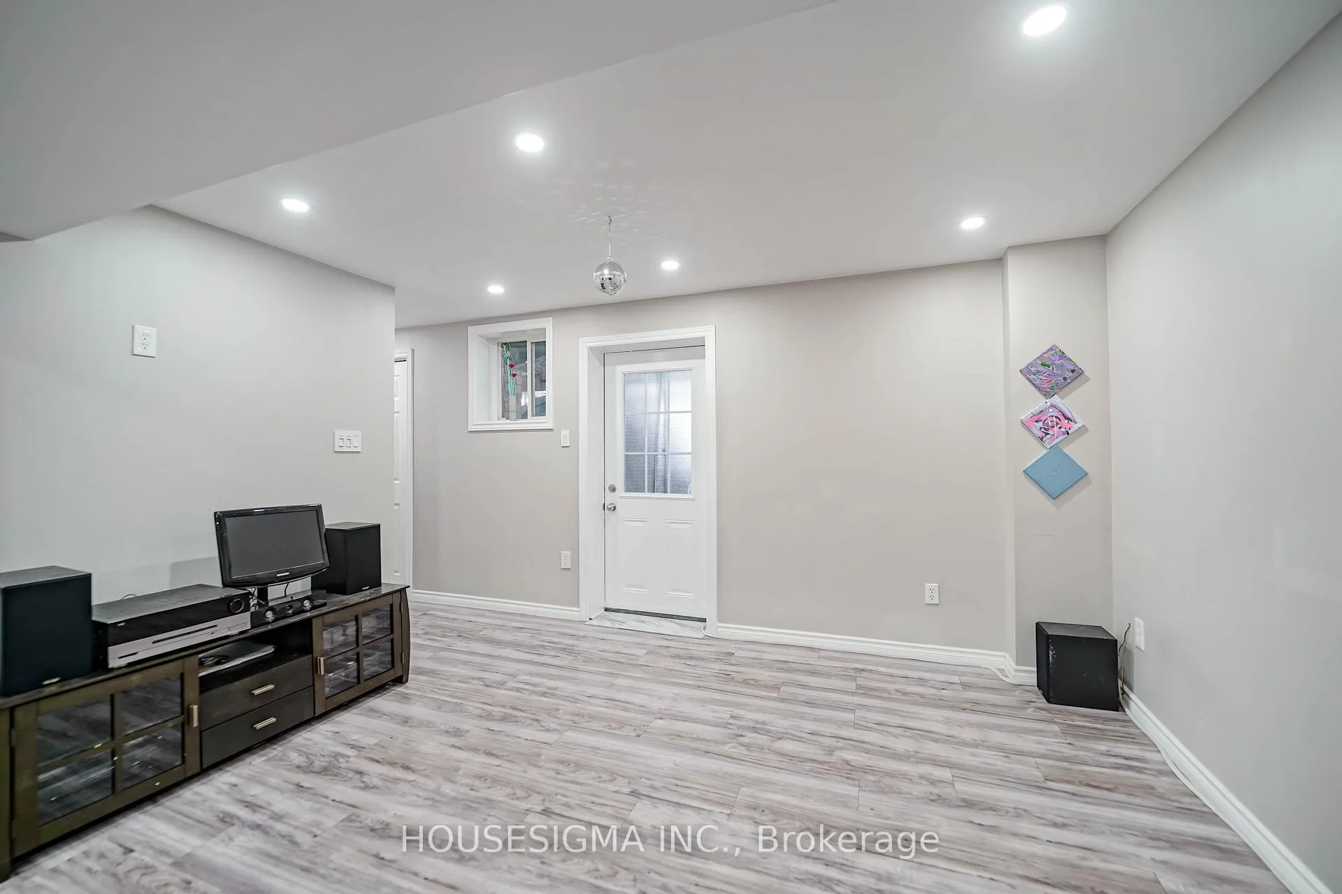 Photo 34 of 49 Mount Pleasant Avenue, Whitby, Blue Grass Meadows — HOMEH