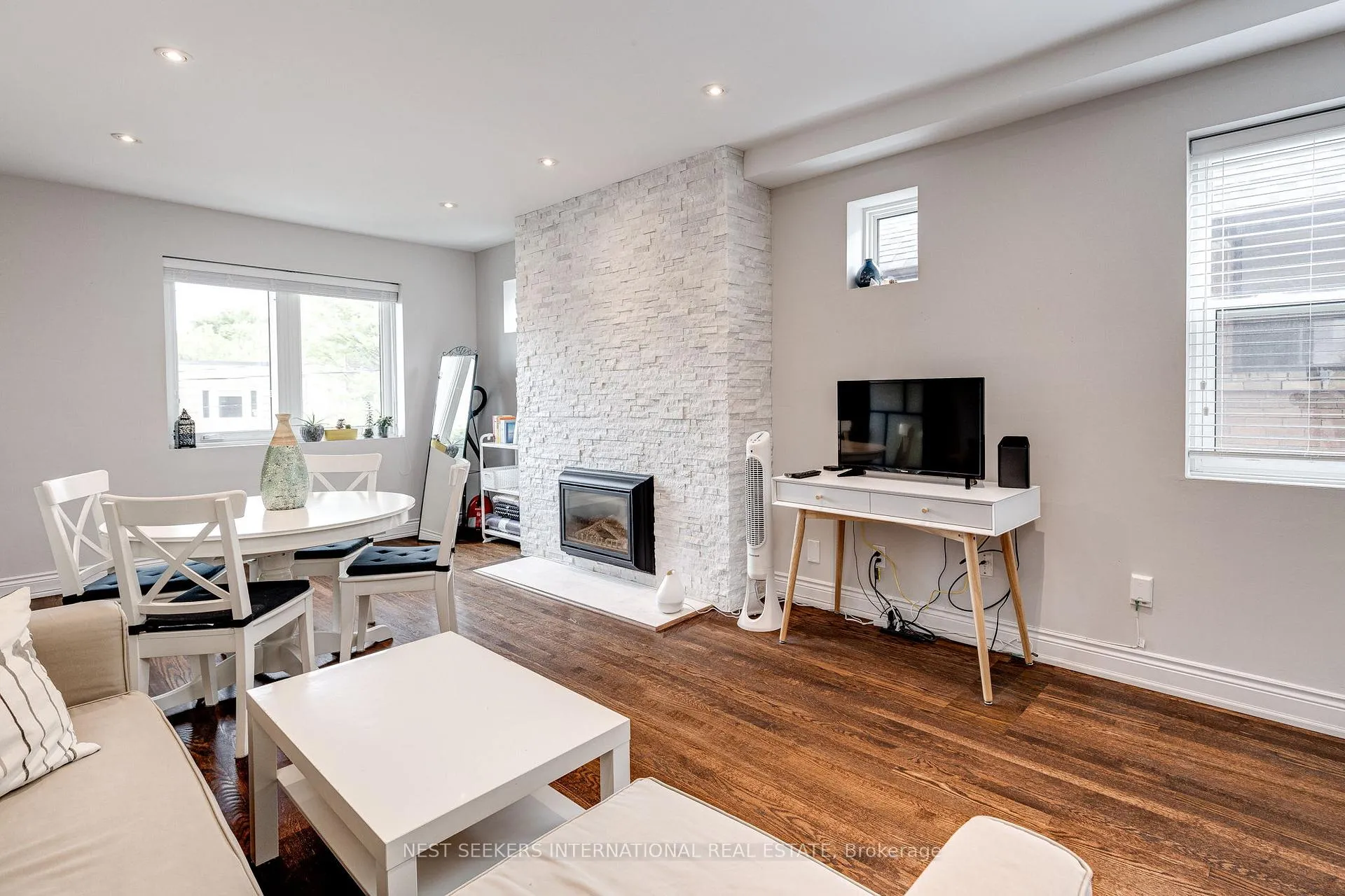 Photo 4 of Unit 2, 963 Avenue Road, Toronto, Yonge-Eglinton — HOMEH