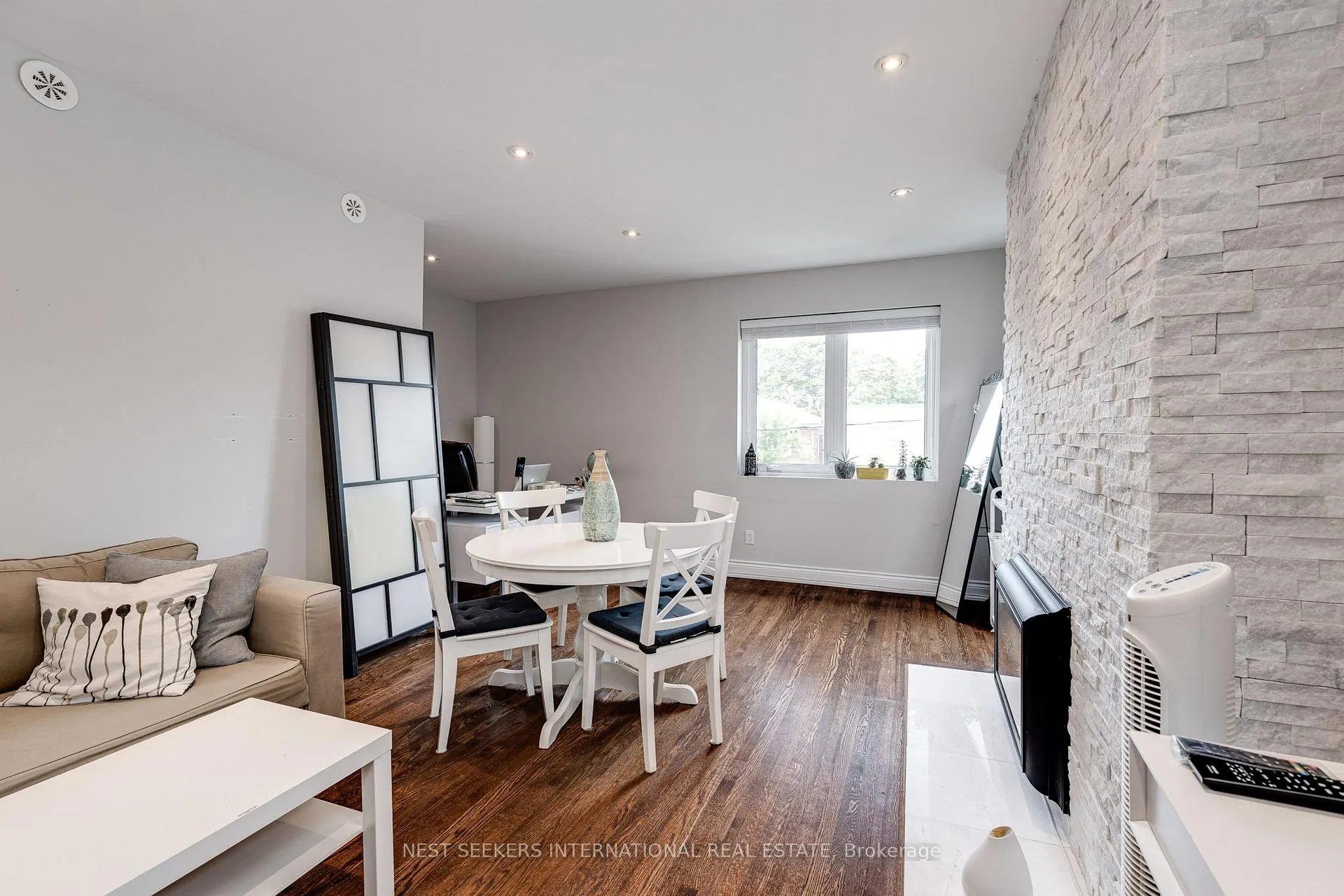 Photo 5 of Unit 2, 963 Avenue Road, Toronto, Yonge-Eglinton — HOMEH