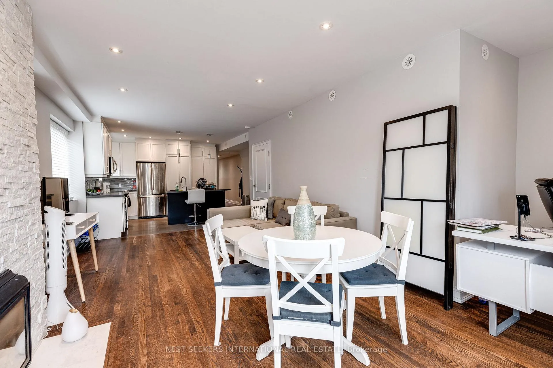 Photo 6 of Unit 2, 963 Avenue Road, Toronto, Yonge-Eglinton — HOMEH