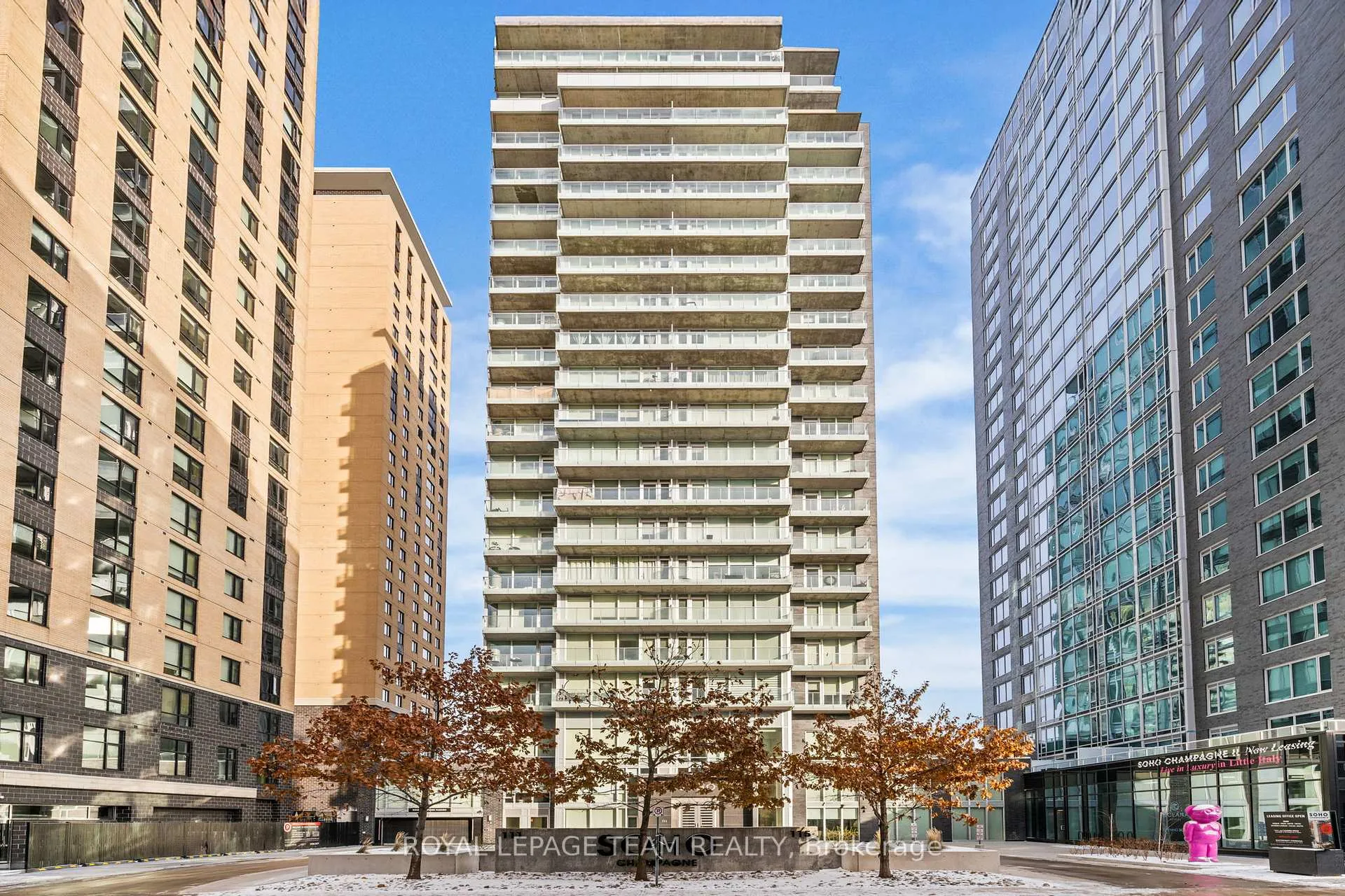 Front of Unit 1110, 111 Champagne Avenue S