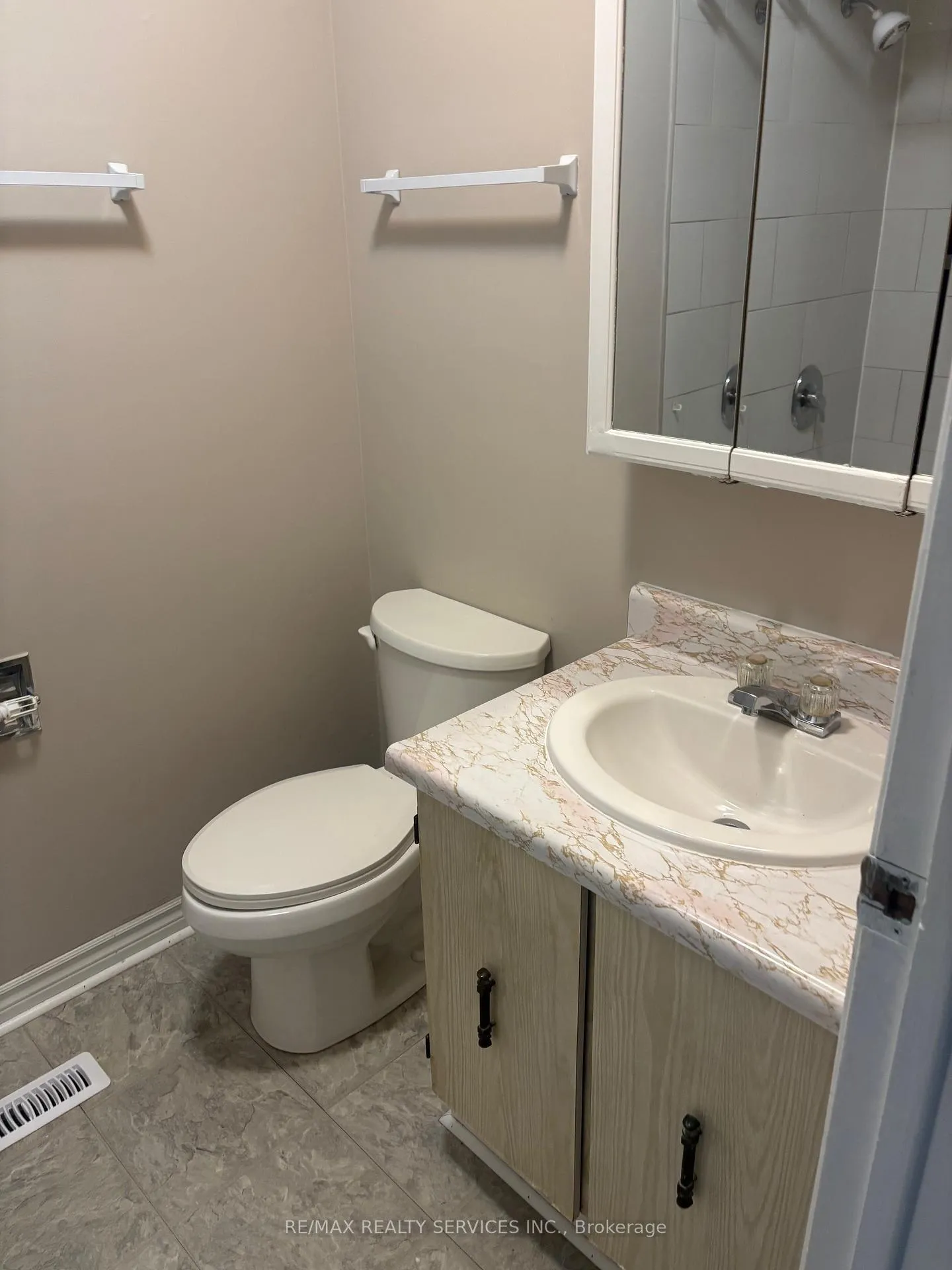 Photo 7 of 119 Moregate Crescent, Brampton, Central Park — HOMEH