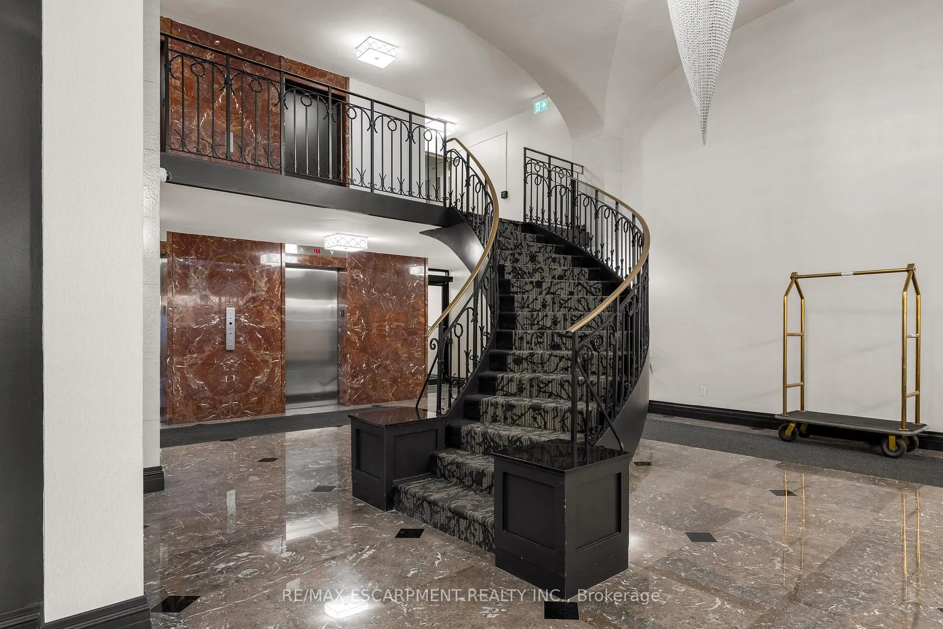 Photo 5 of Unit 214, 500 Green Road, Hamilton, Lakeshore — HOMEH