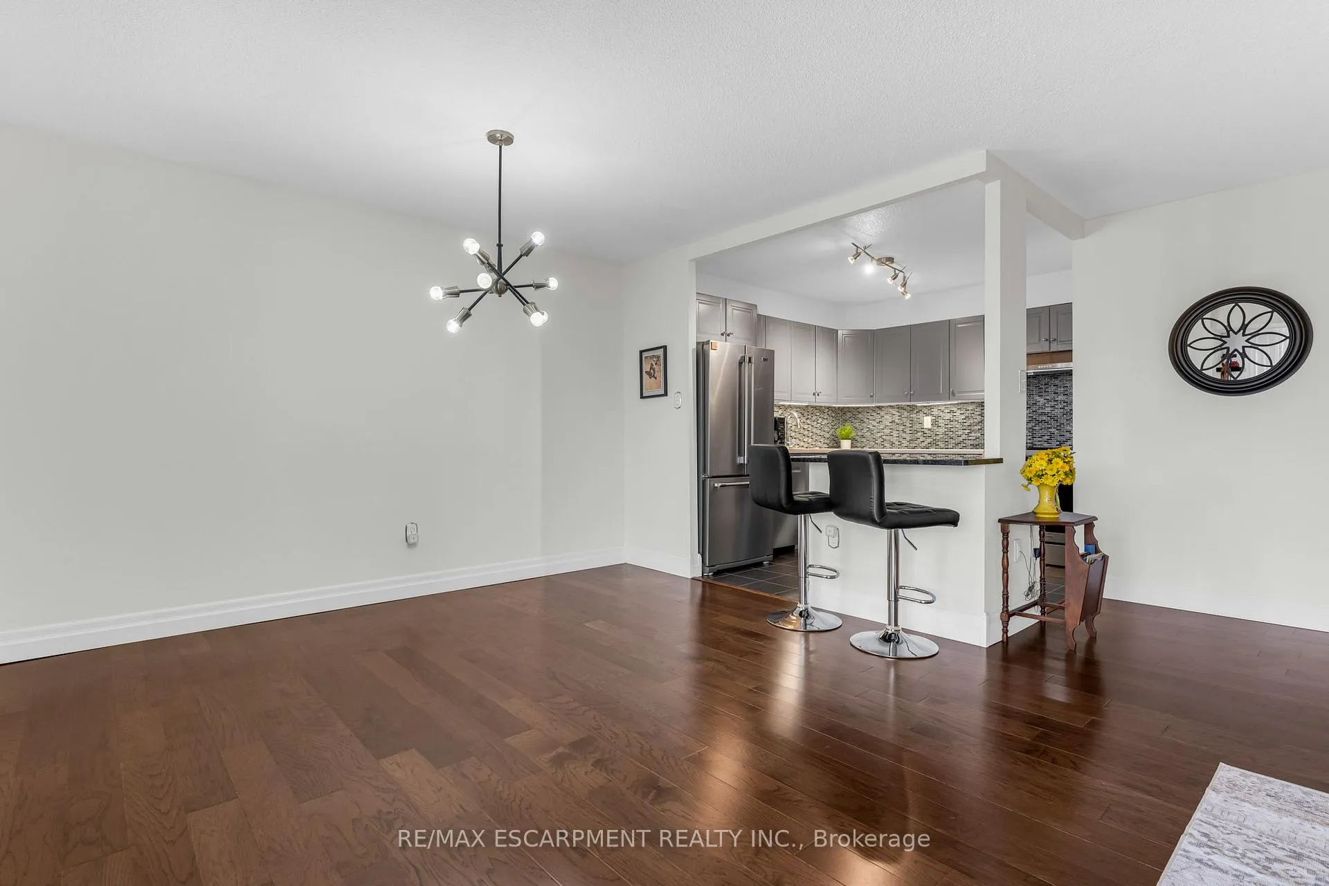 Photo 9 of Unit 214, 500 Green Road, Hamilton, Lakeshore — HOMEH