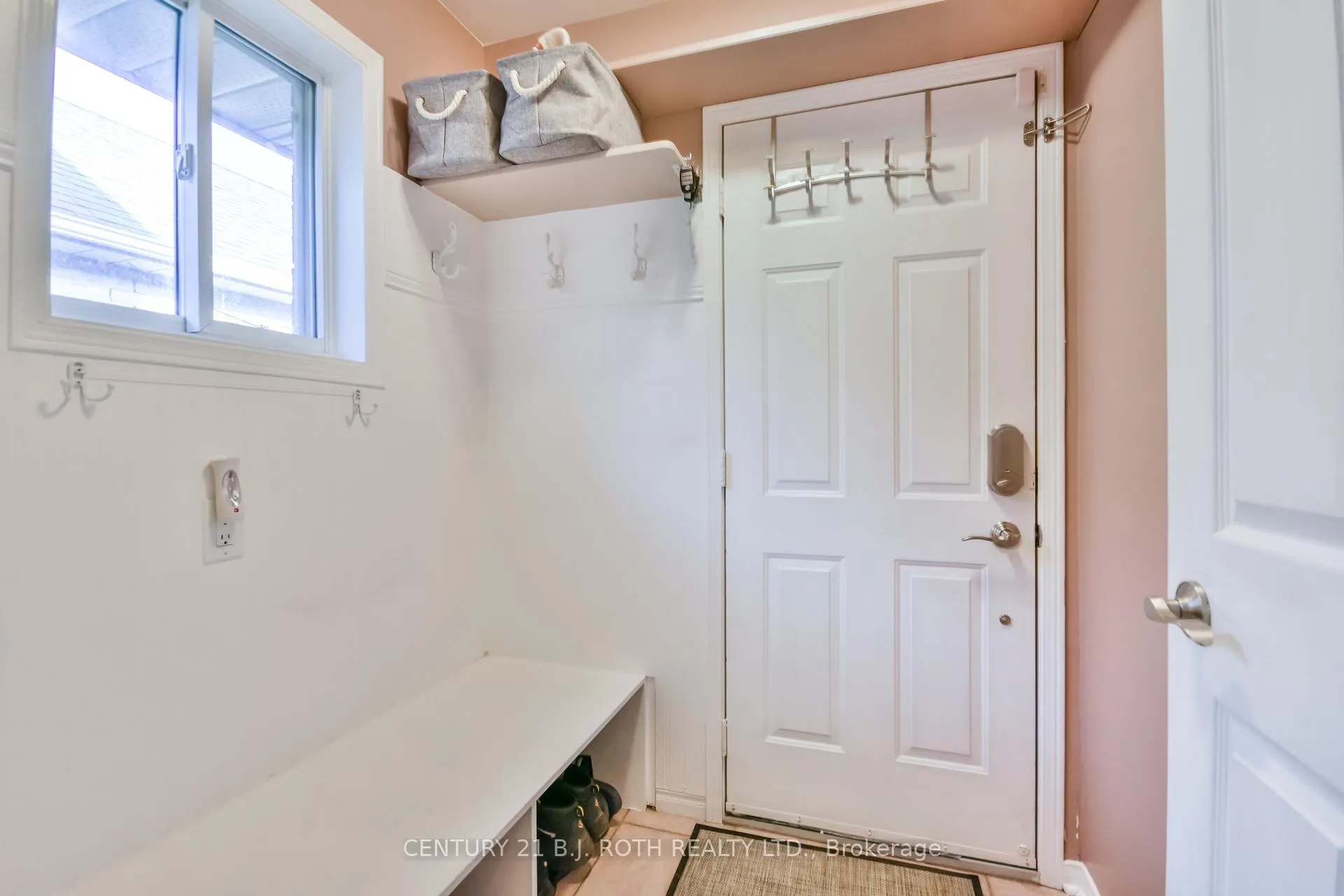 Photo 6 of 1327 Vincent Crescent, Innisfil, Alcona — HOMEH