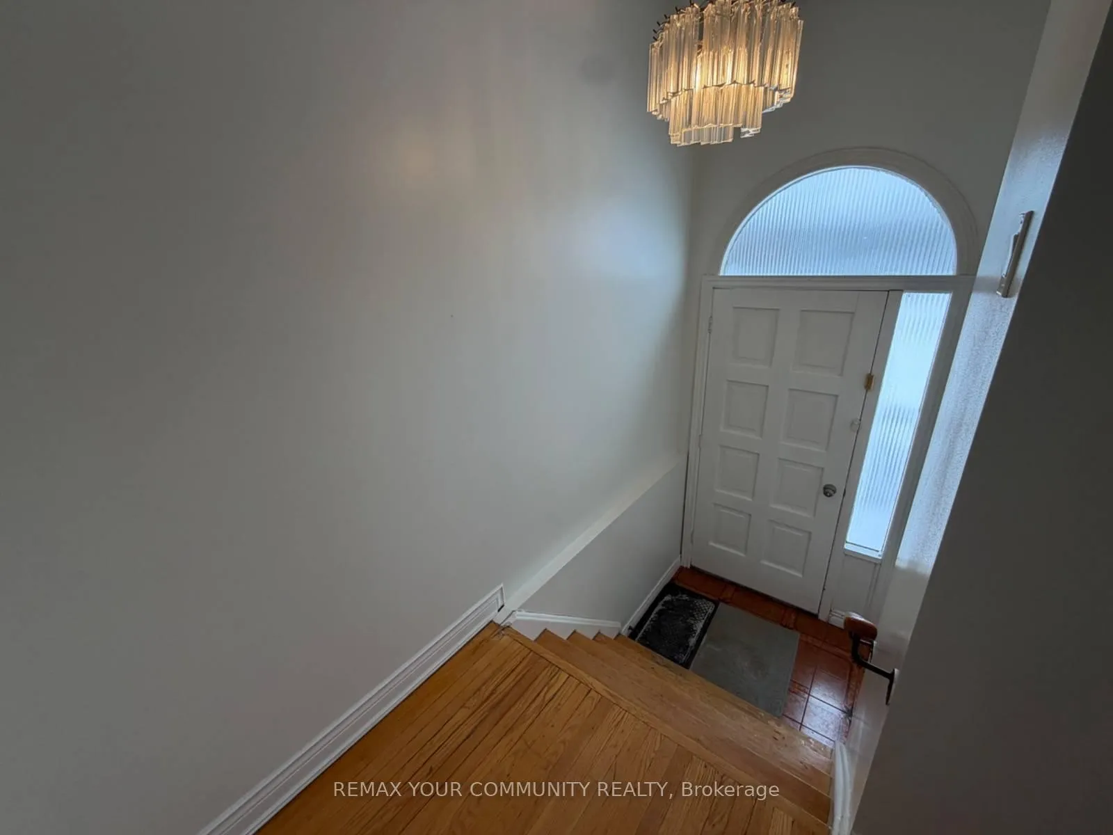 Photo 2 of 12 Stocco Court, Vaughan, West Woodbridge — HOMEH