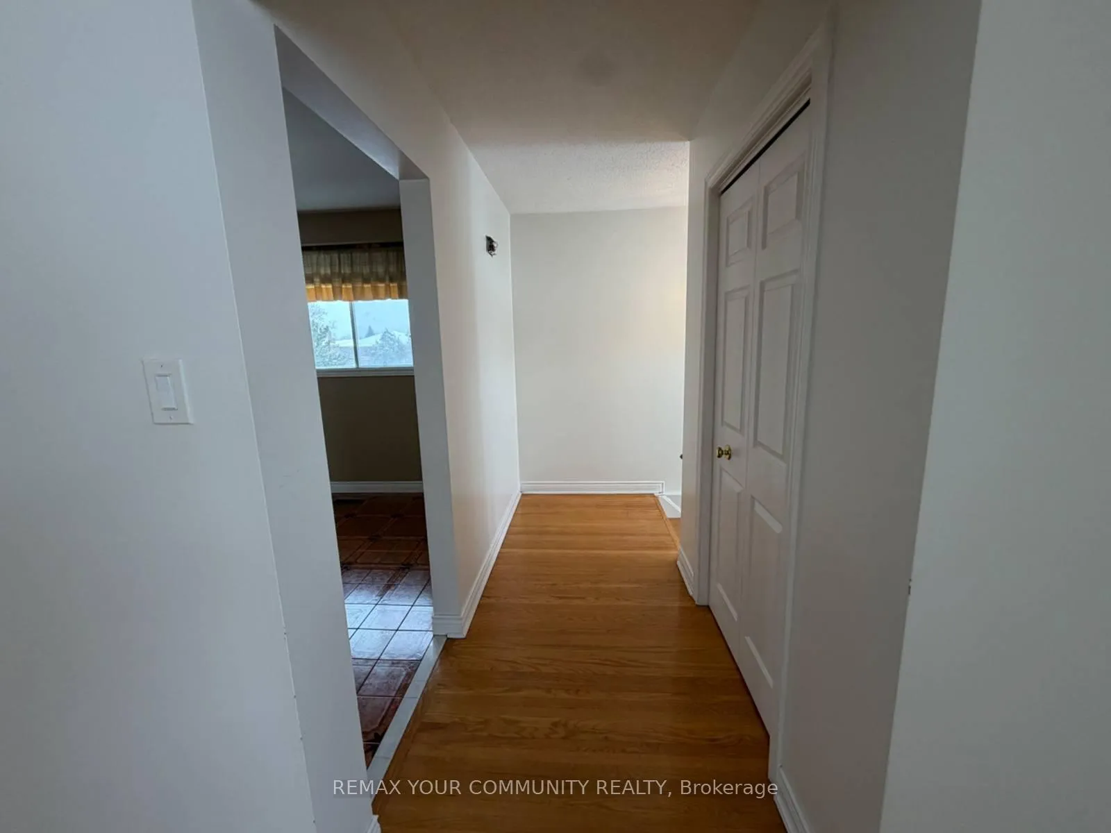 Photo 3 of 12 Stocco Court, Vaughan, West Woodbridge — HOMEH