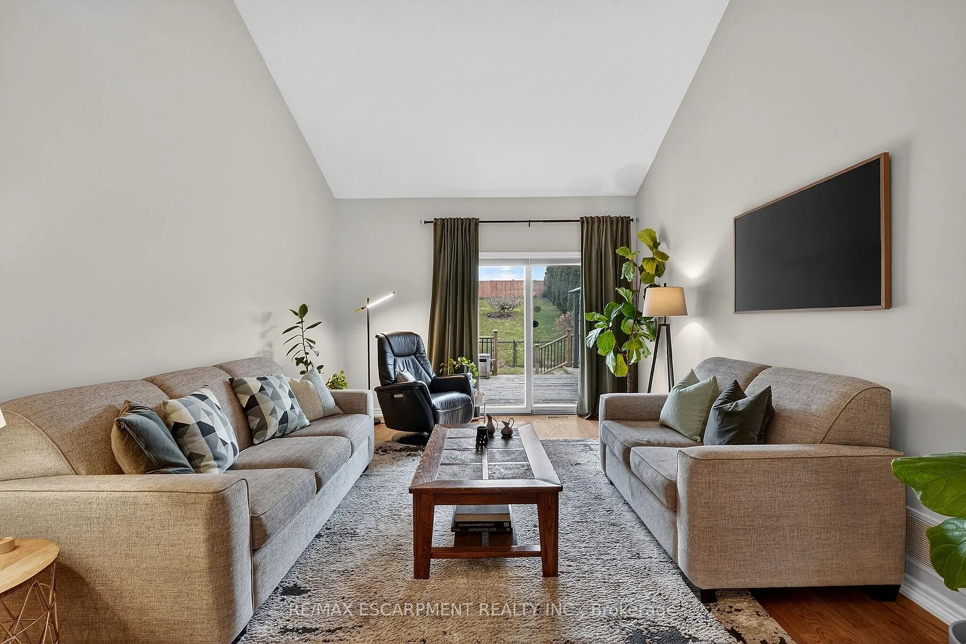 Photo 6 of 6 Conrad Place, Grimsby, Grimsby Beach — HOMEH