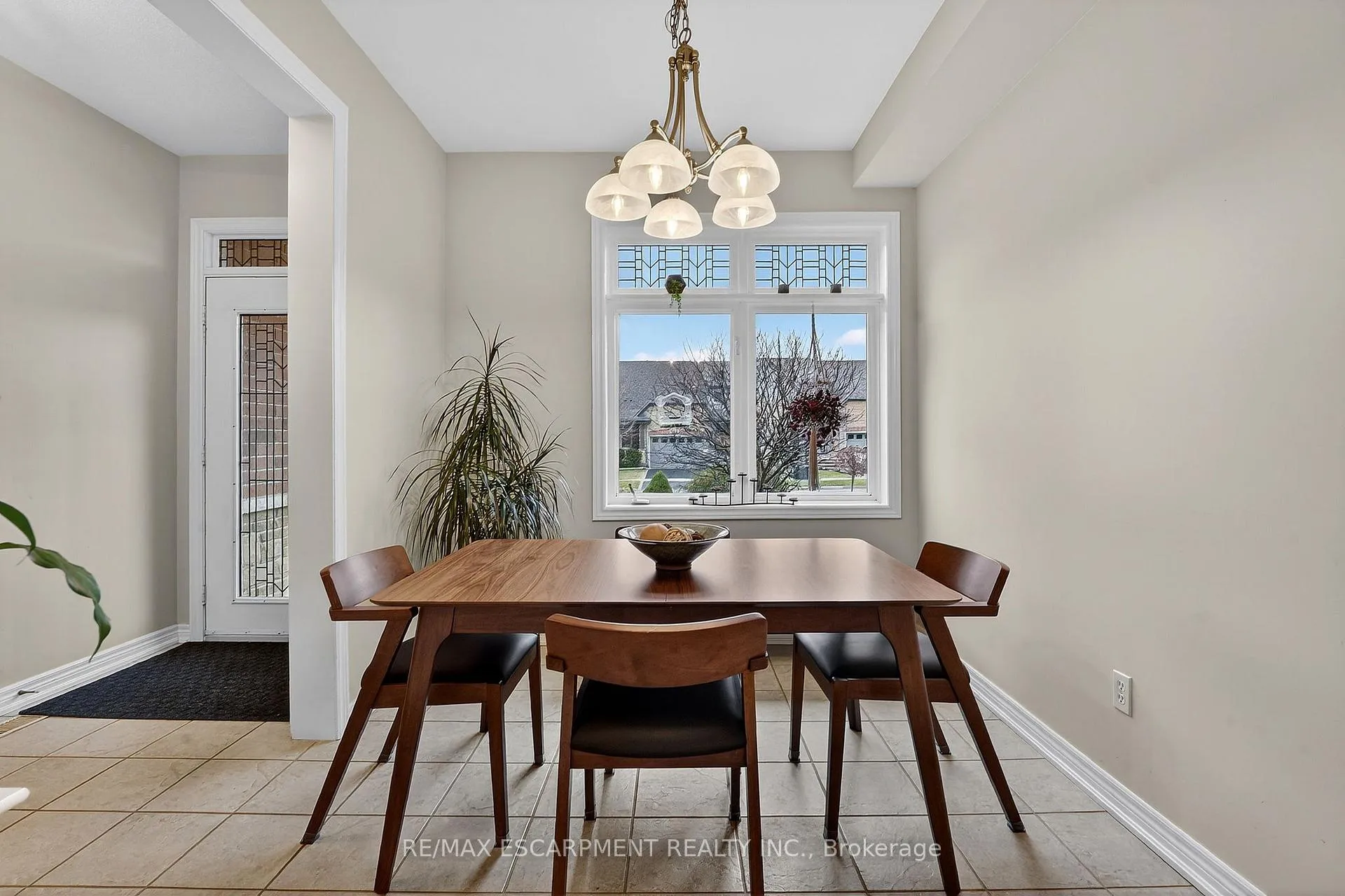 Photo 15 of 6 Conrad Place, Grimsby, Grimsby Beach — HOMEH