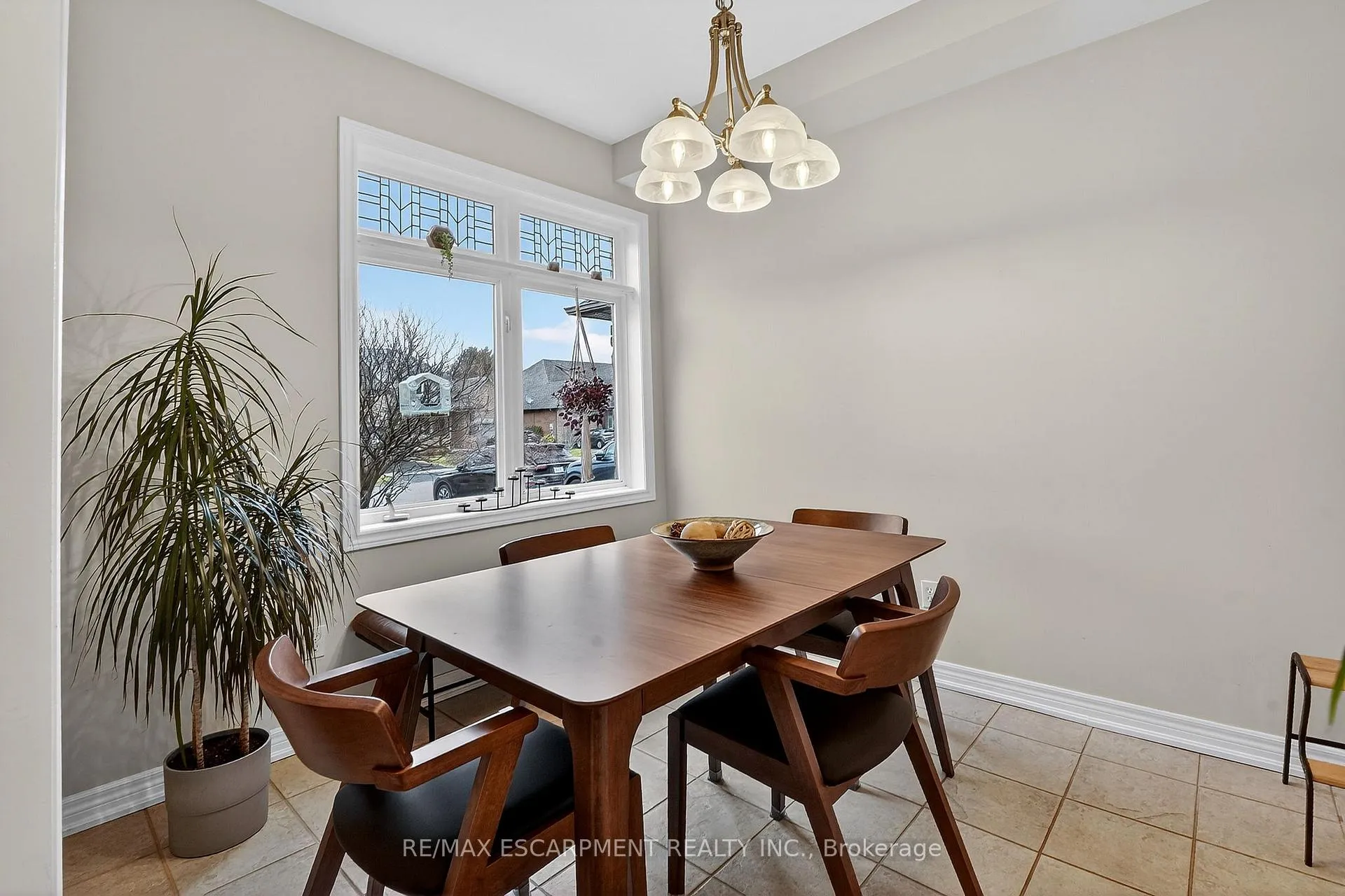 Photo 16 of 6 Conrad Place, Grimsby, Grimsby Beach — HOMEH