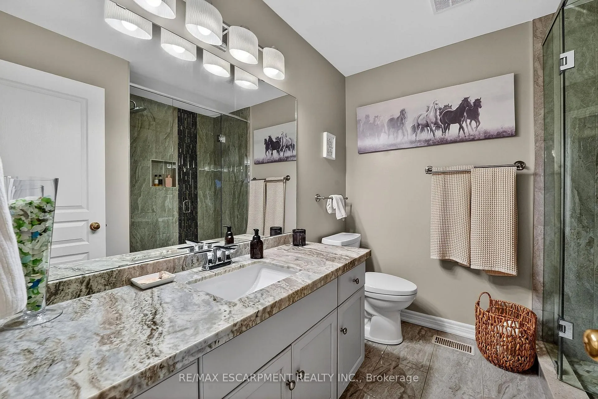 Photo 25 of 6 Conrad Place, Grimsby, Grimsby Beach — HOMEH