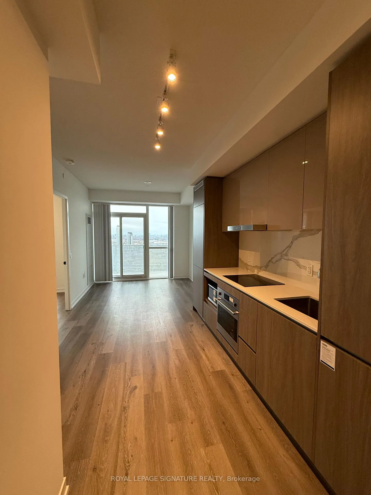 Photo 1 of Unit 3608, 28 Interchange Way, Vaughan, Vaughan Corporate Centre — HOMEH