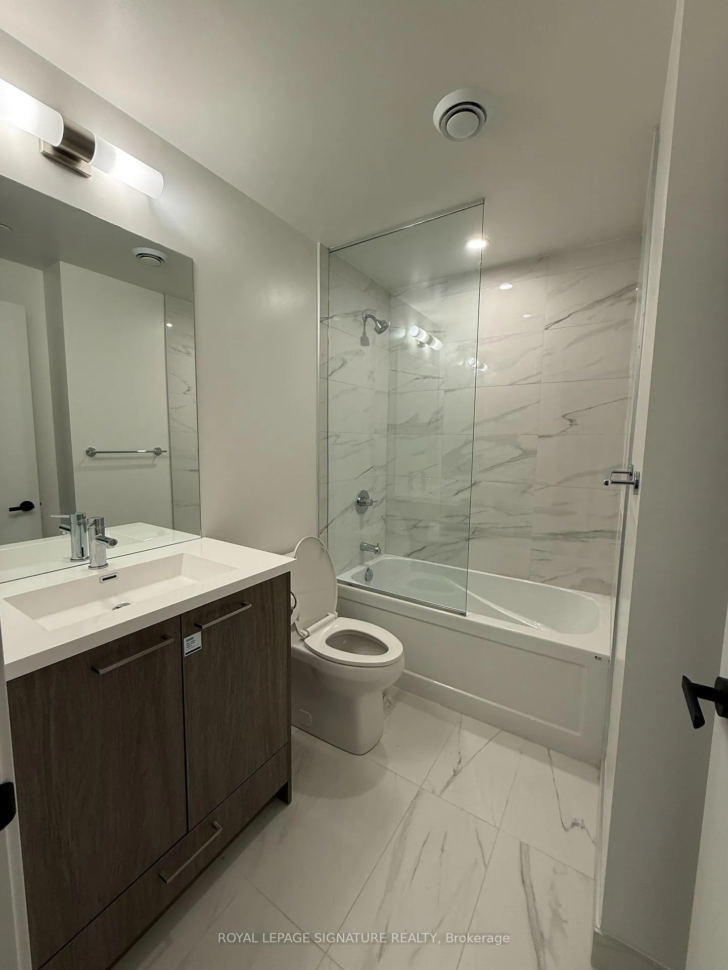 Photo 8 of Unit 3608, 28 Interchange Way, Vaughan, Vaughan Corporate Centre — HOMEH