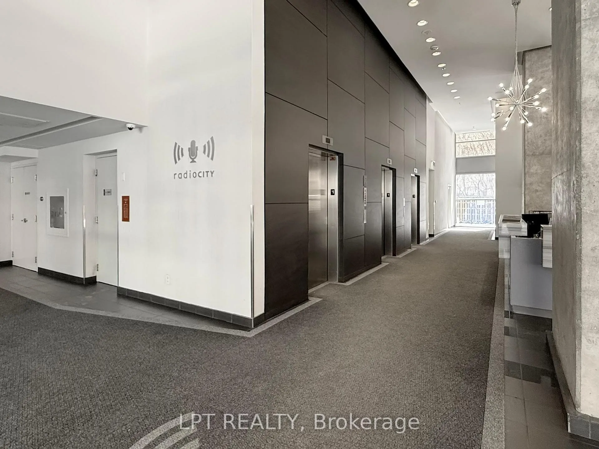 Photo 4 of Unit 403, 281 Mutual Street, Toronto, Church-Yonge Corridor — HOMEH